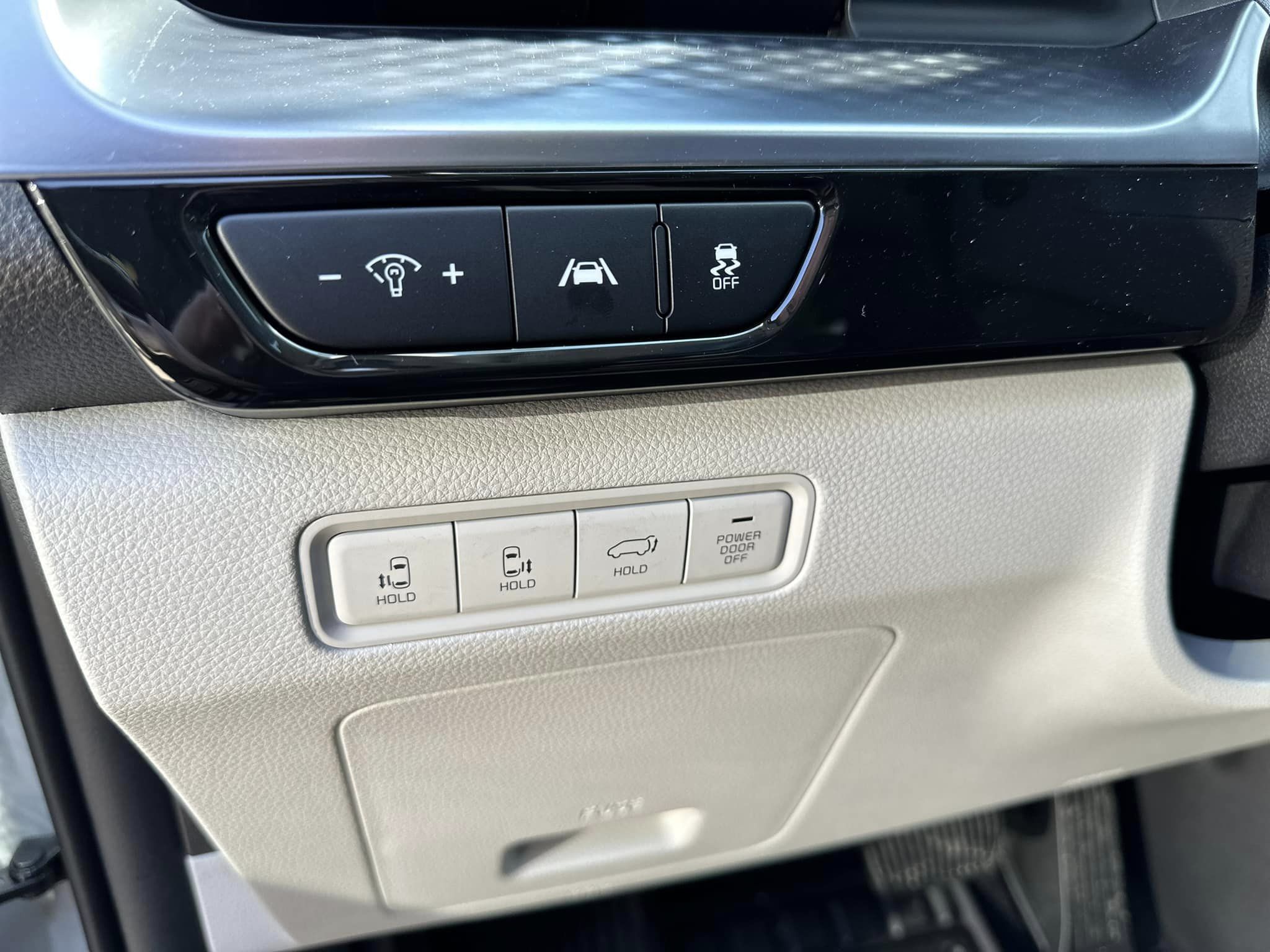 2023 Kia Carnival - Ceramic Gray - SX Prestige Trim - Dash Controls