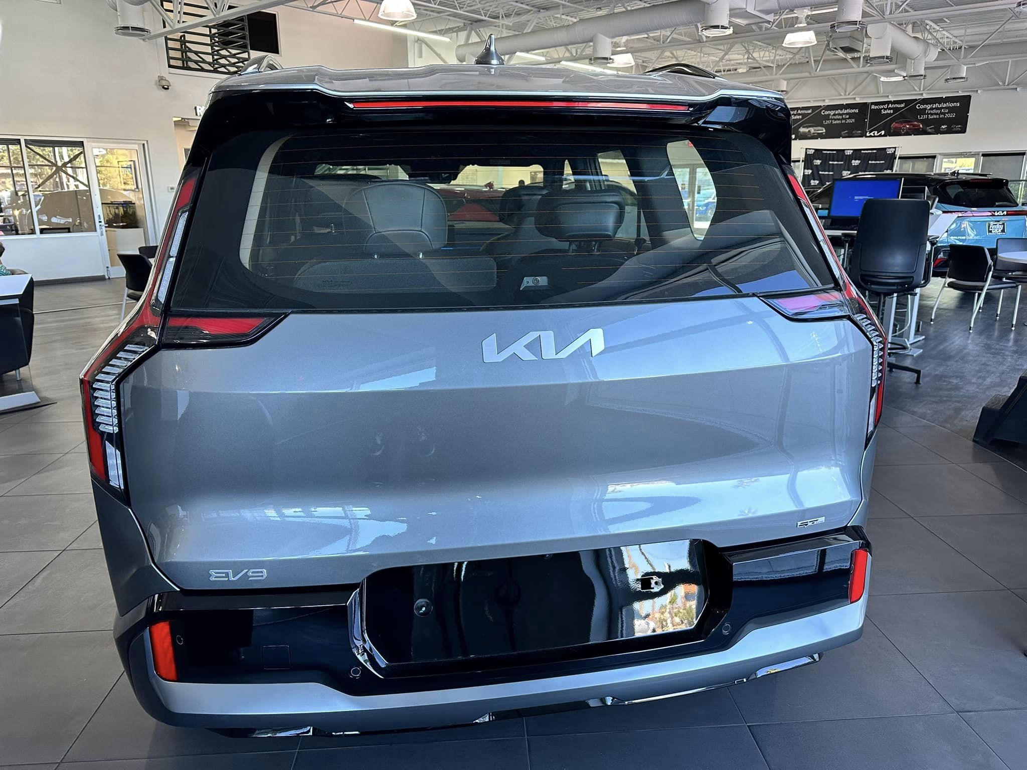 2024 Kia EV9 - Gravity Gray/Black Interior - GT-Line Preview Trim - 