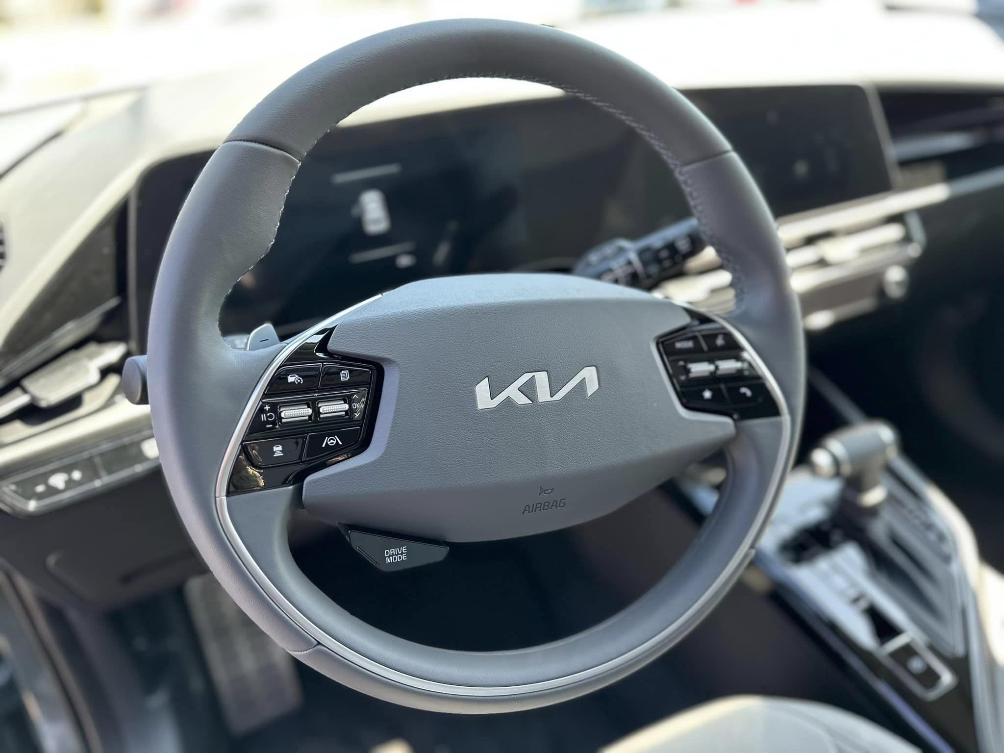 2023 Kia Niro HEV Hybrid - Cityscape Green - EX Touring Trim - Steering Wheel