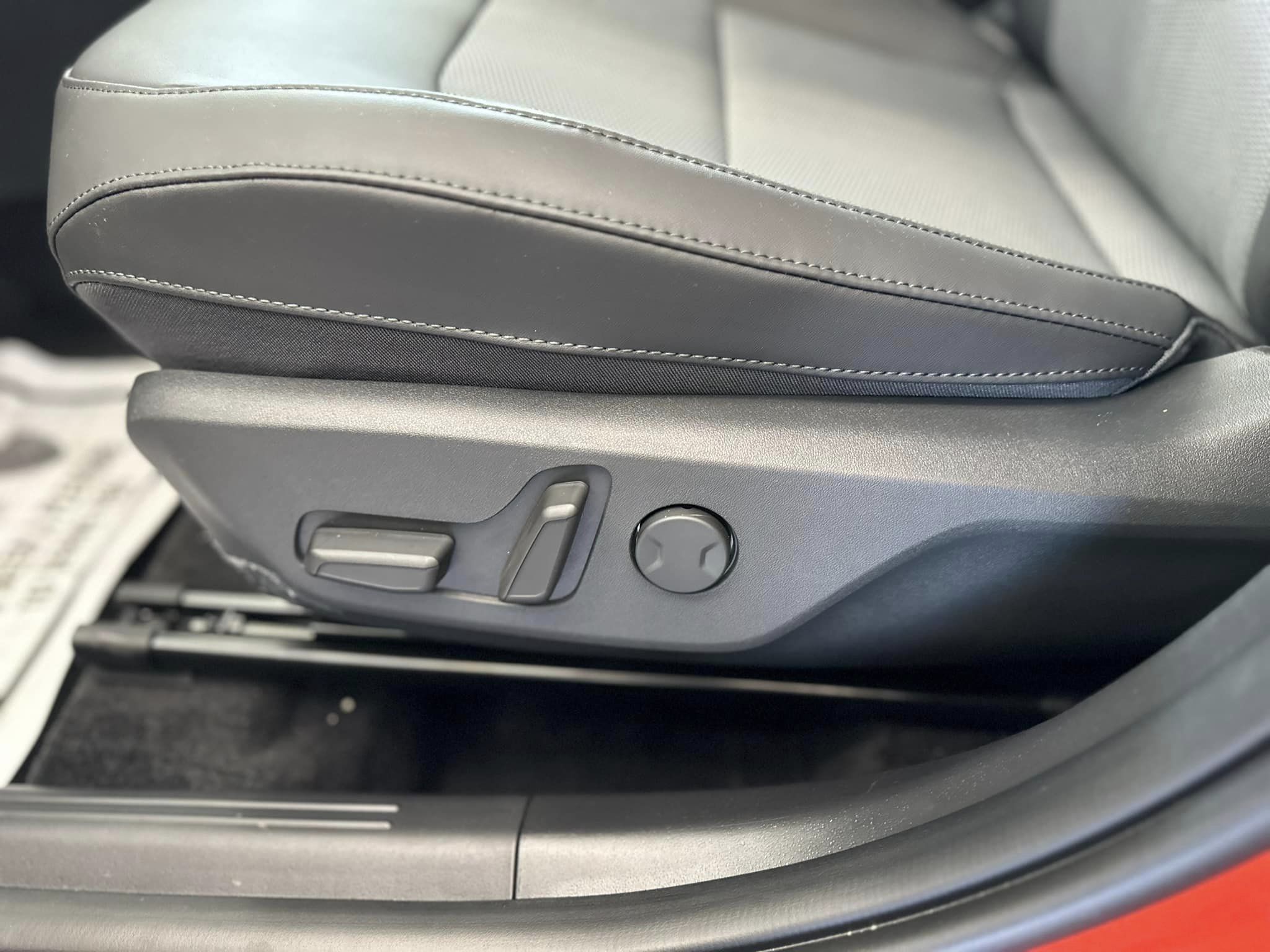 2023 Kia Niro PHEV Plug-In - Fire Orange - EX Trim - Driver's Power Seat