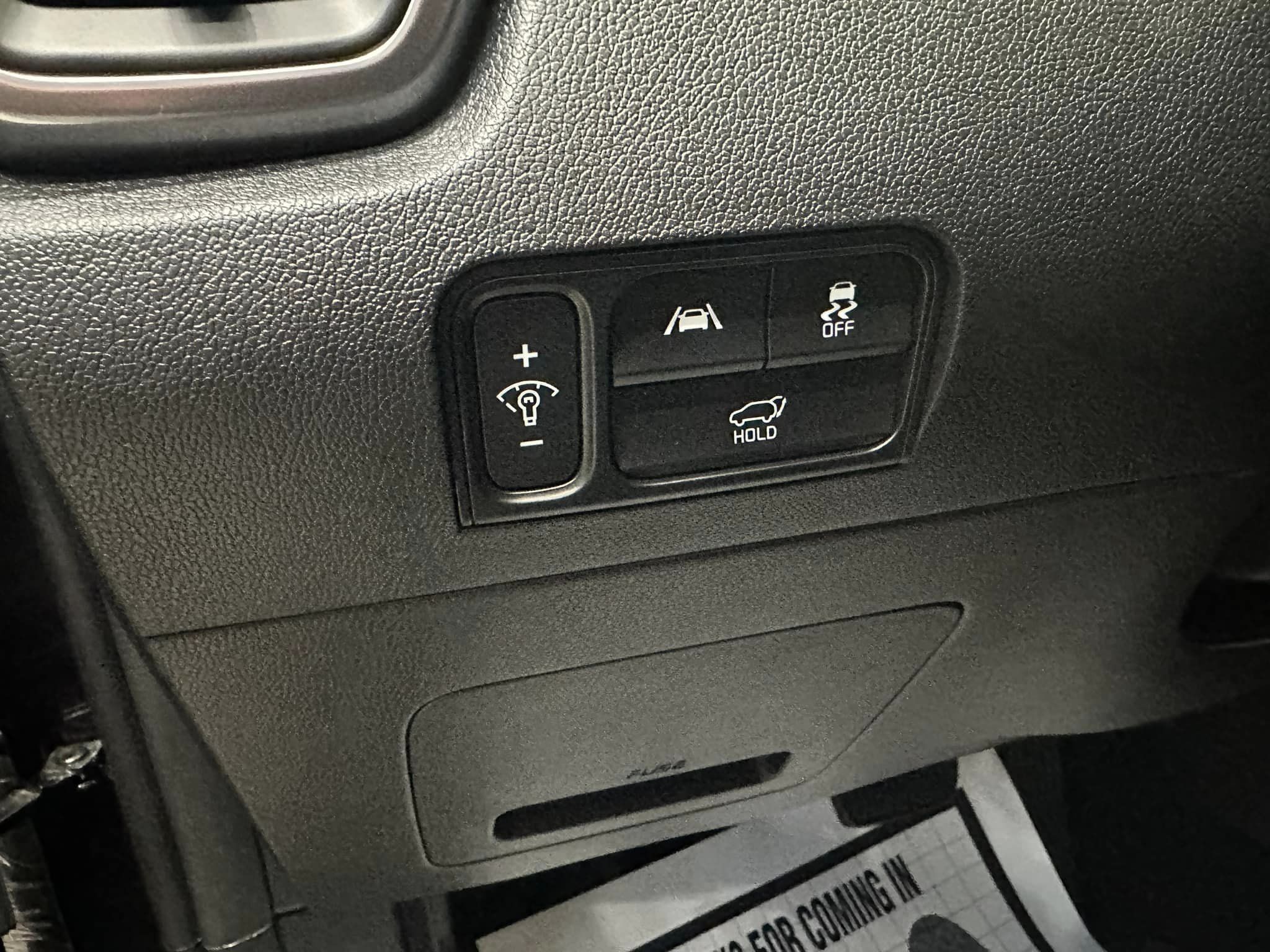 2023 Kia Sportage - Platinum Graphite - HEV Hybrid EX AWD Trim - Dash Controls