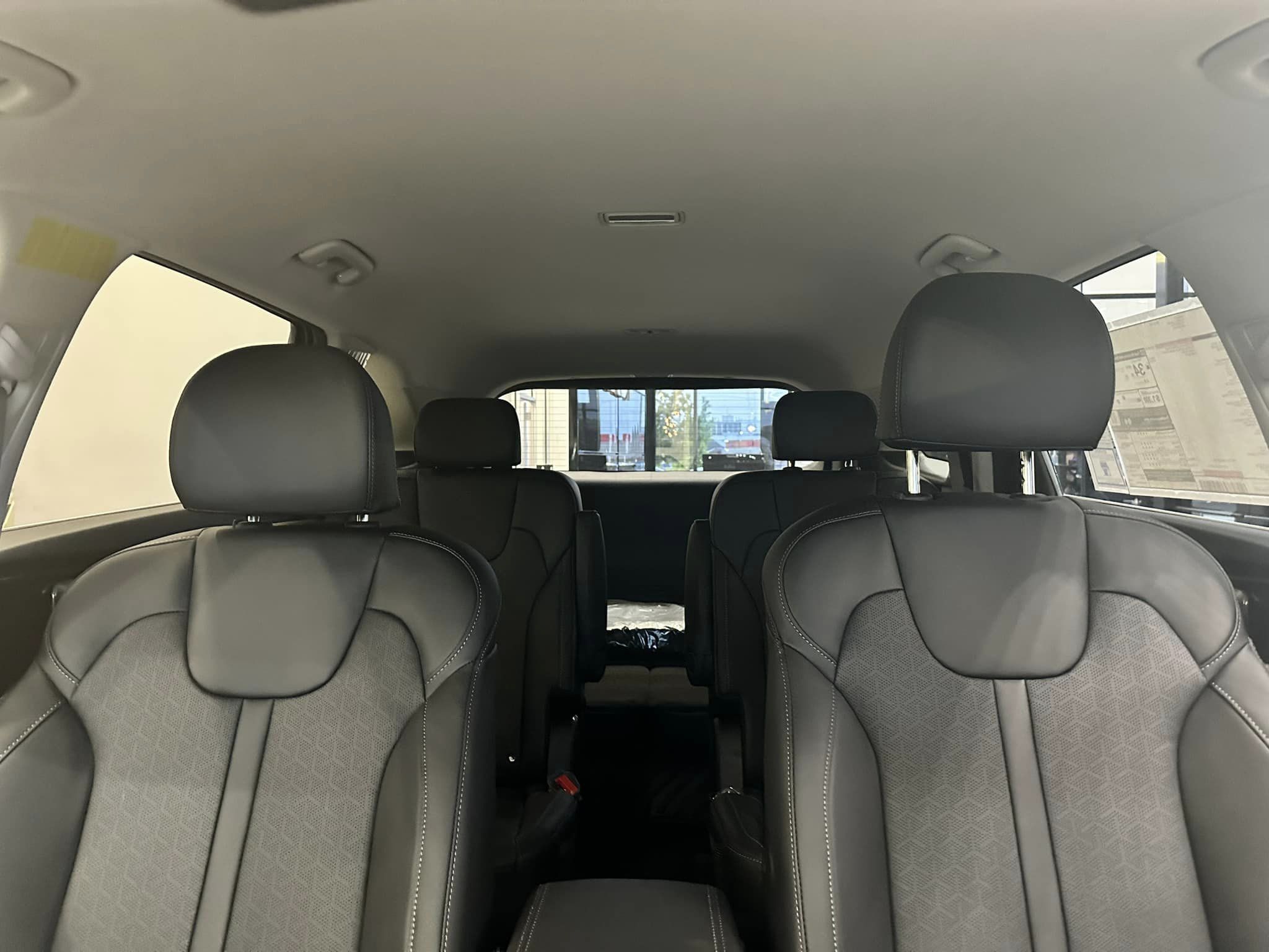 2023 Kia Sportage - Platinum Graphite - HEV Hybrid EX AWD Trim - Interior View
