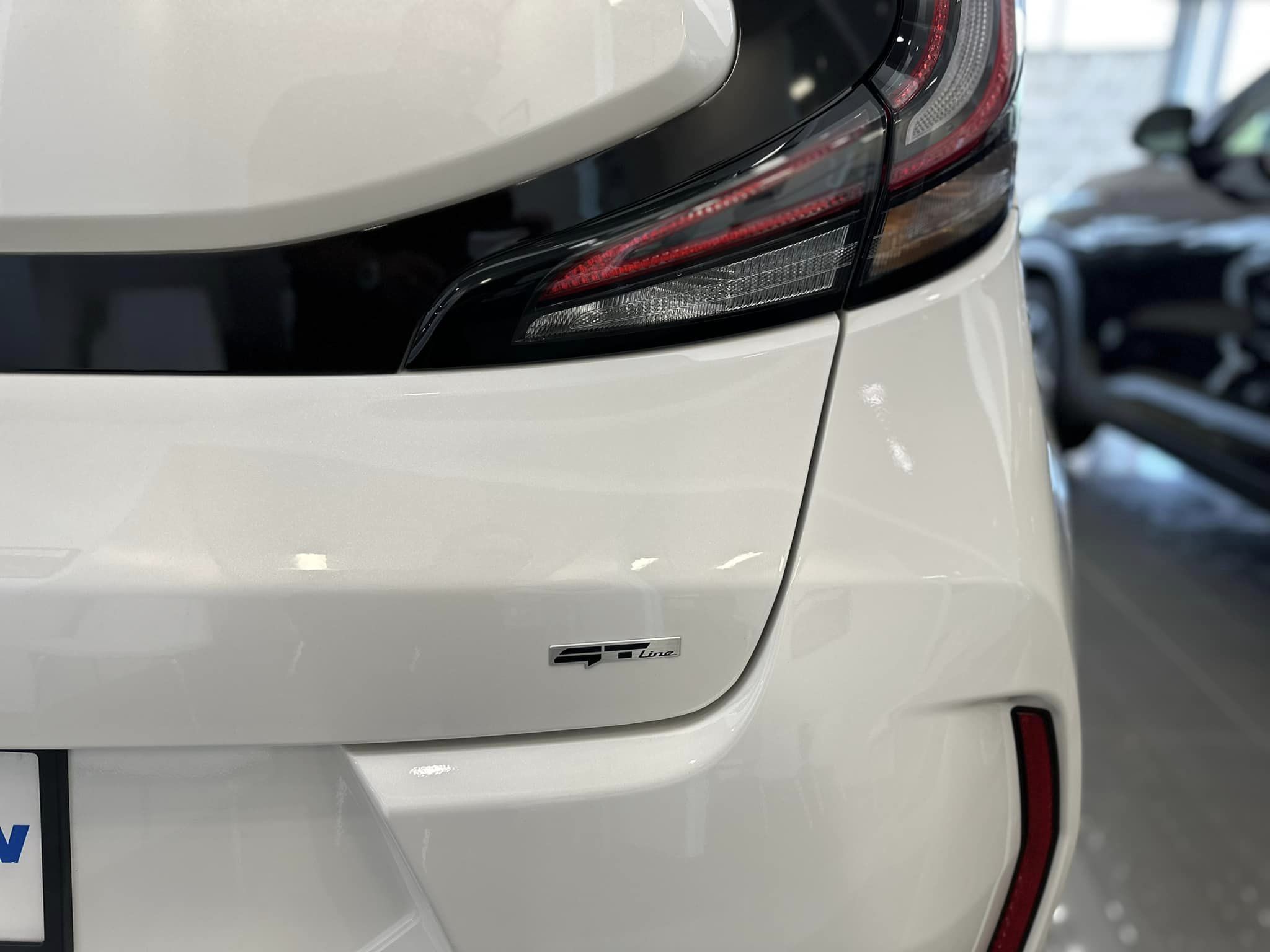 2023 Kia Soul - Snow White Pearl - GT-Line Trim - Passsenger Side View Rear Logo