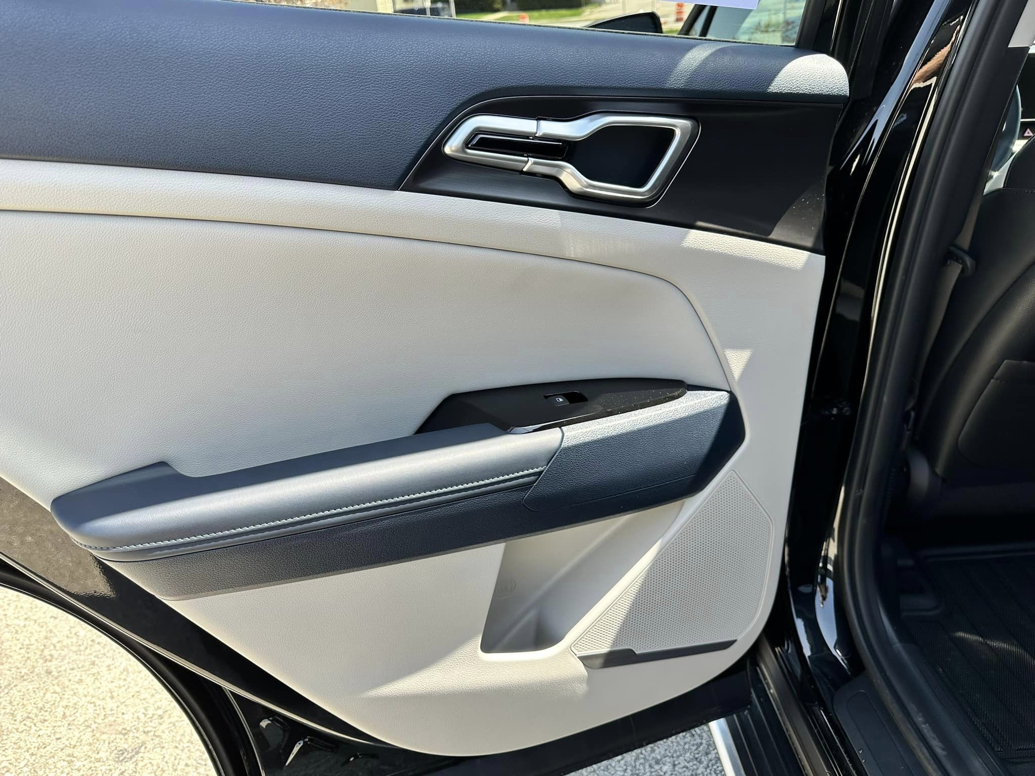 2023 Kia Sportage Hybrid - Fusion Black - EX Trim - Passenger Door