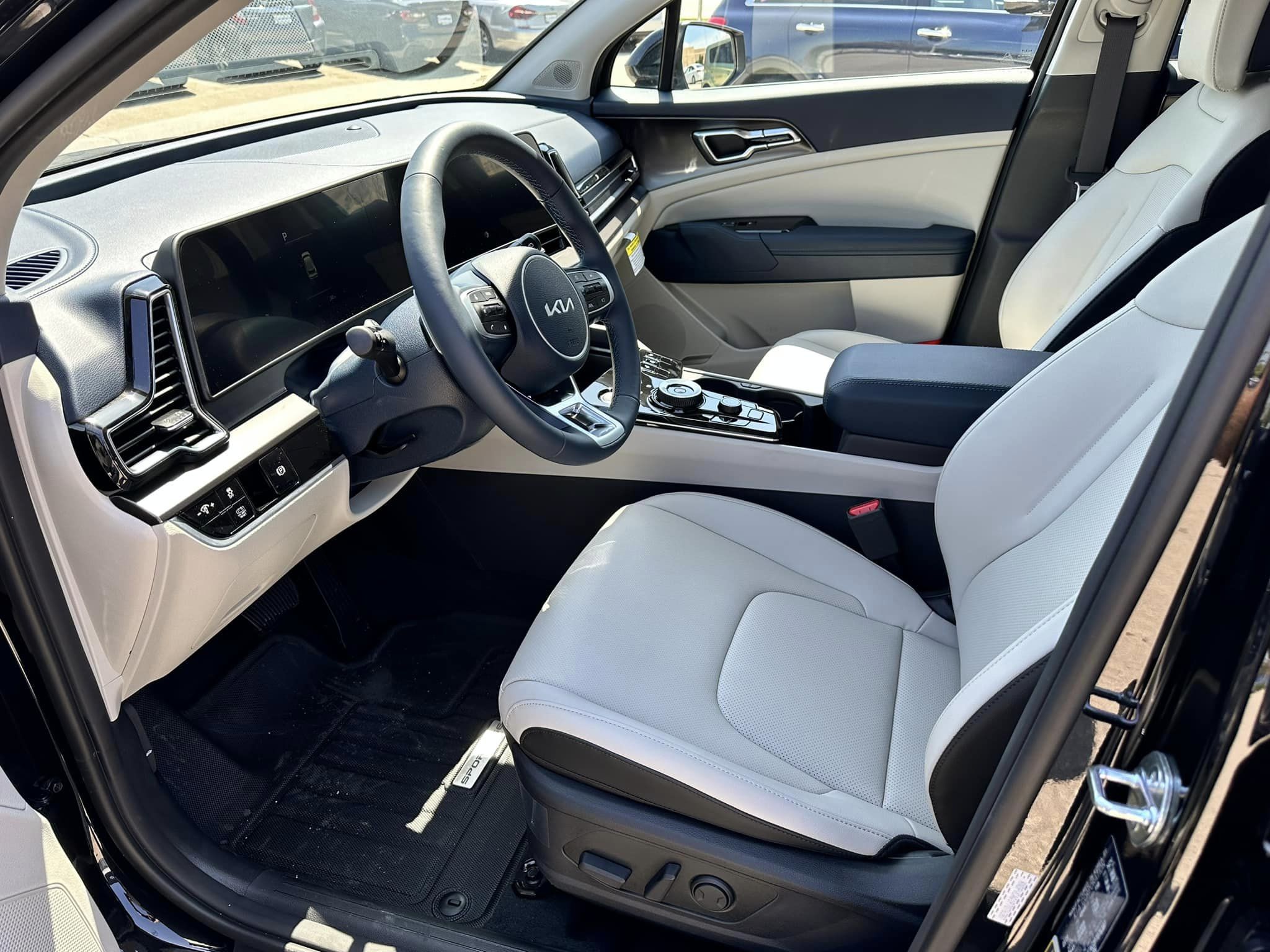 2023 Kia Sportage Hybrid - Fusion Black - EX Trim - Driver's Cockpit