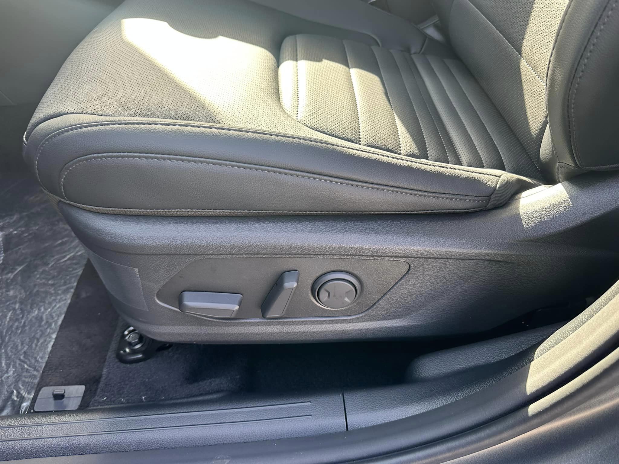 2024 Kia Sportage - Matte Gray/Black Interior - Hybrid HEV SX Prestige Trim - Driver Seat Controls