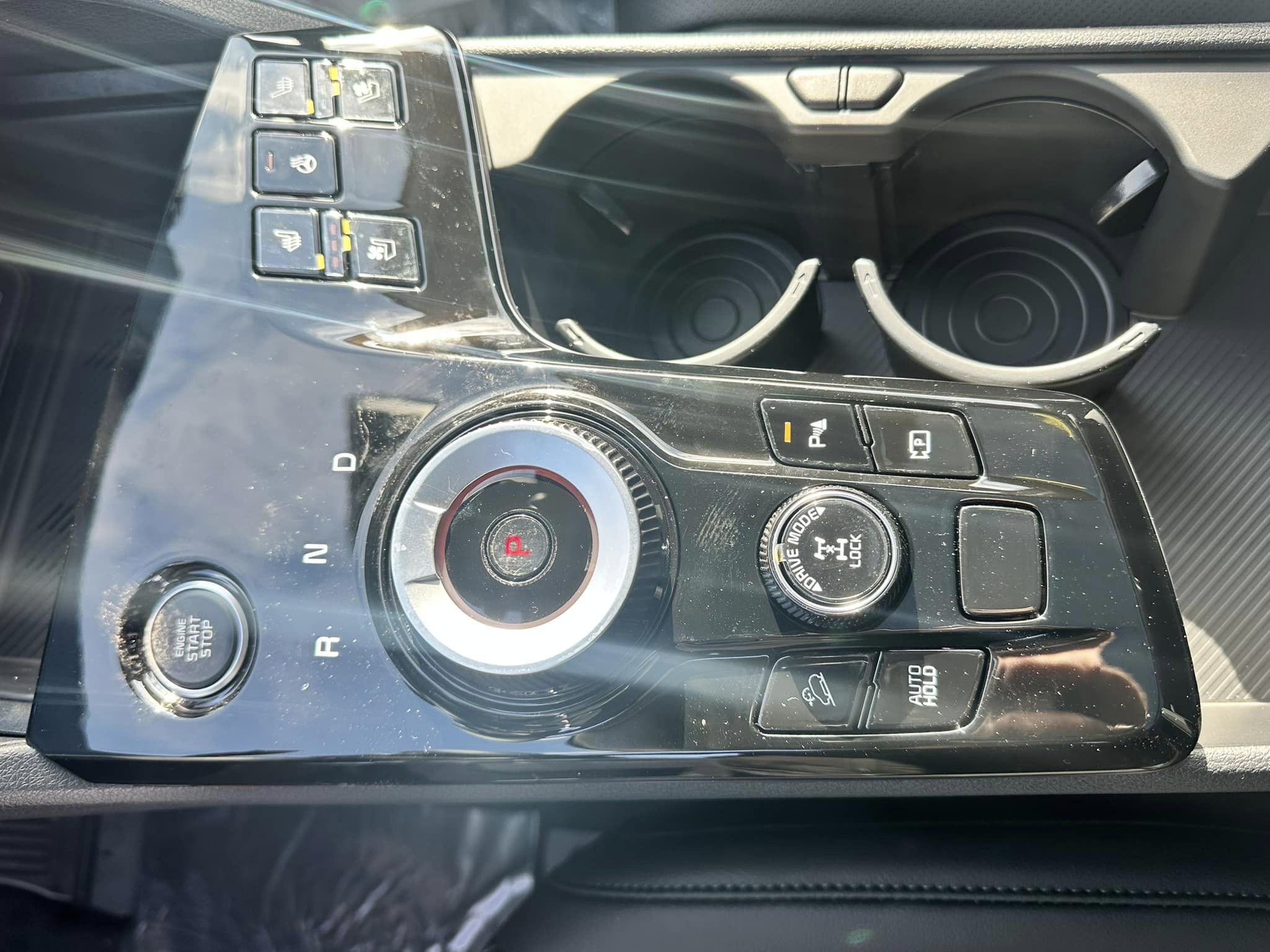 2024 Kia Sportage - Matte Gray/Black Interior - Hybrid HEV SX Prestige Trim - Front Center Console Controls