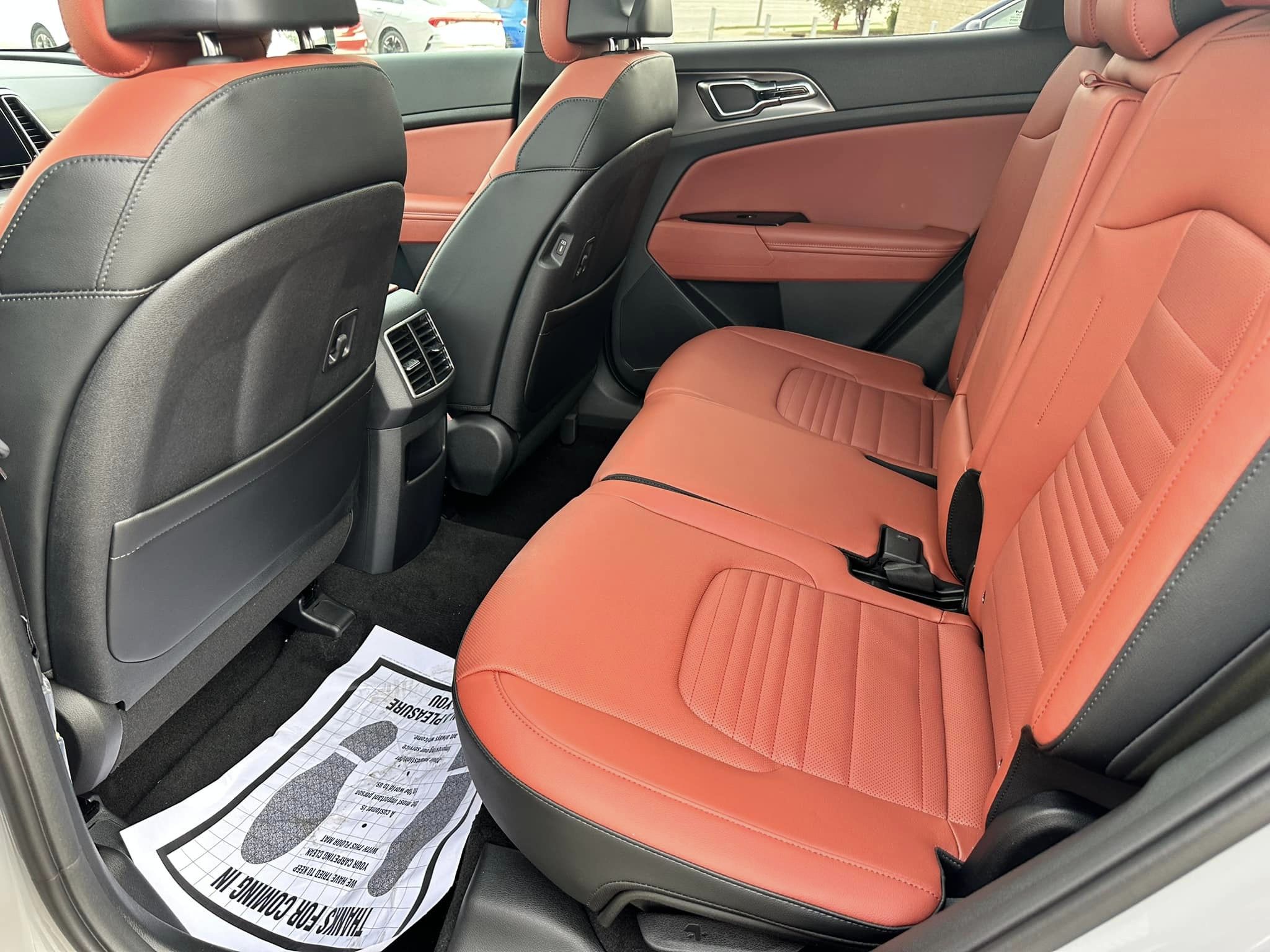 2024 Kia Sportage - Wolf Gray/Carmine Red Interior - SX Prestige Trim - Passenger Compartment