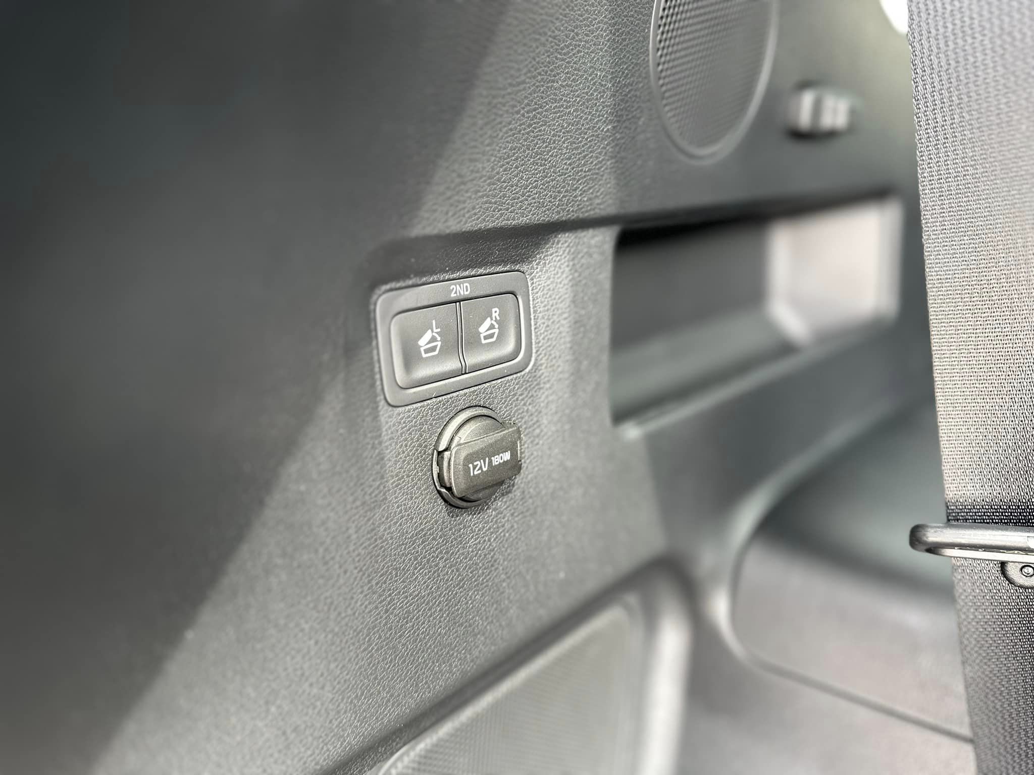 2023 Kia Telluride - SX Prestige X-Pro Trim - Rear Seat Controls