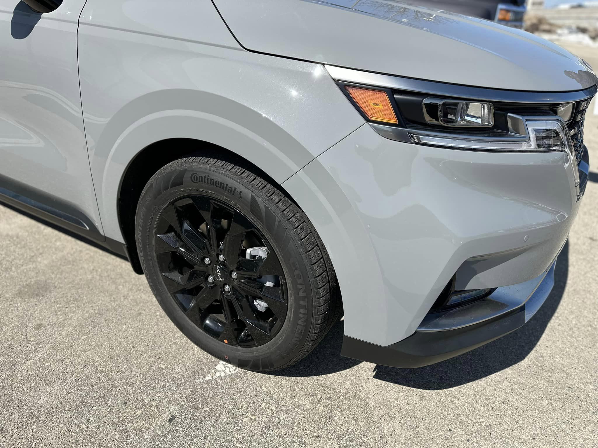 2023 Kia Carnival - Ceramic Gray - SX Prestige Trim - Passenger Side Front