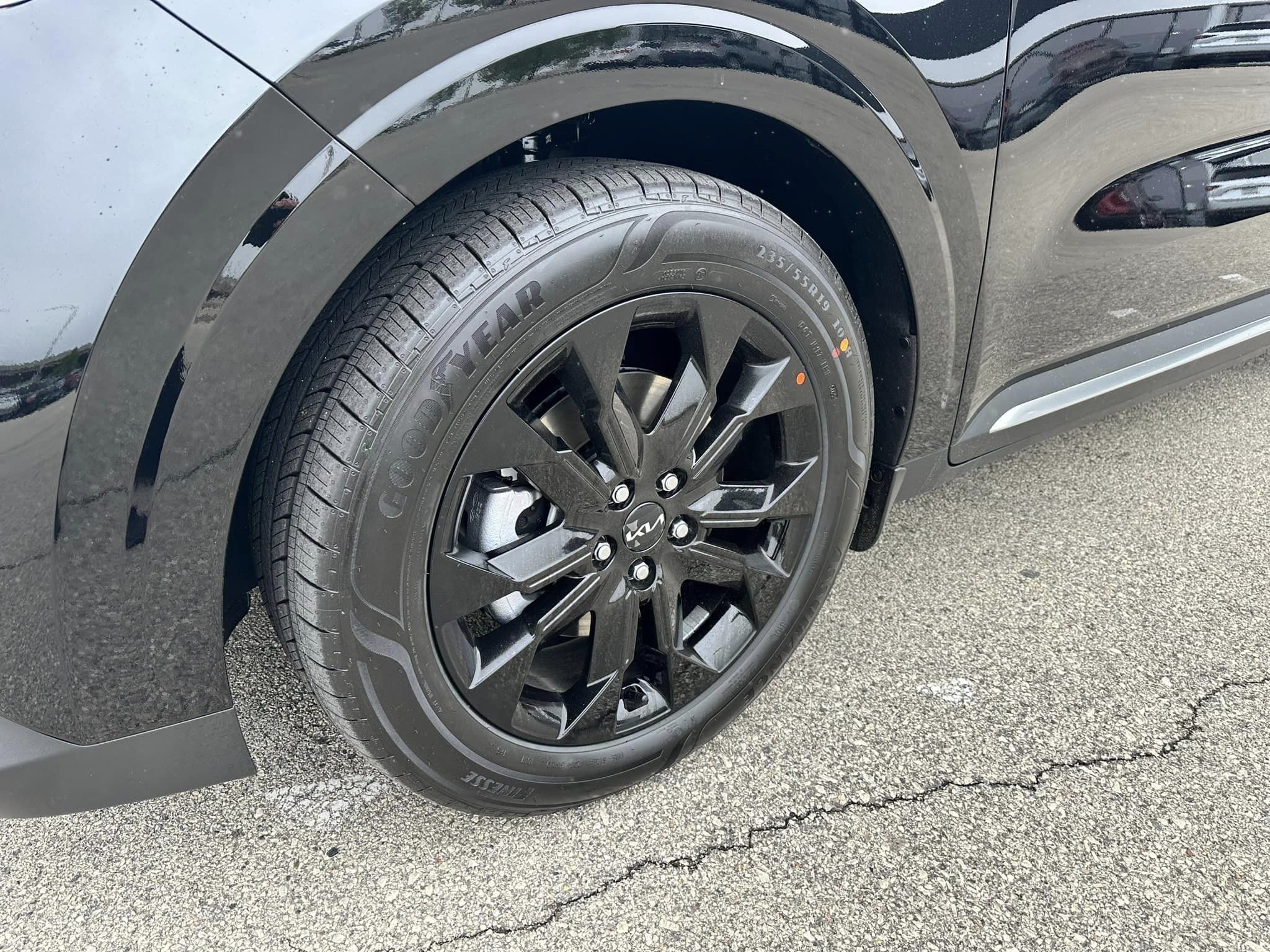 2023 Kia Carnival - Aurora Black Pearl - SX Prestige Trim - Rims