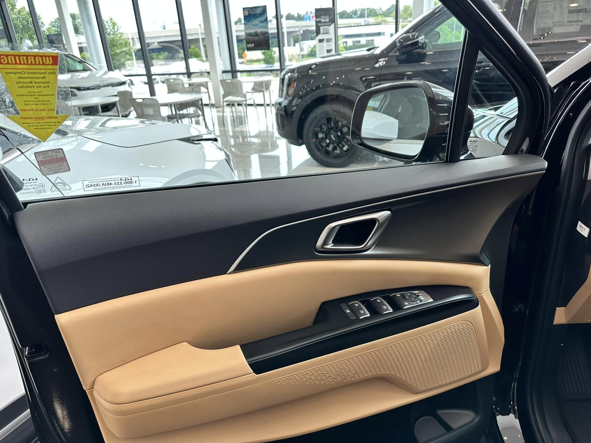 2024 Kia Carnival -  Aurora Black Pearl - LX Seat Package - 