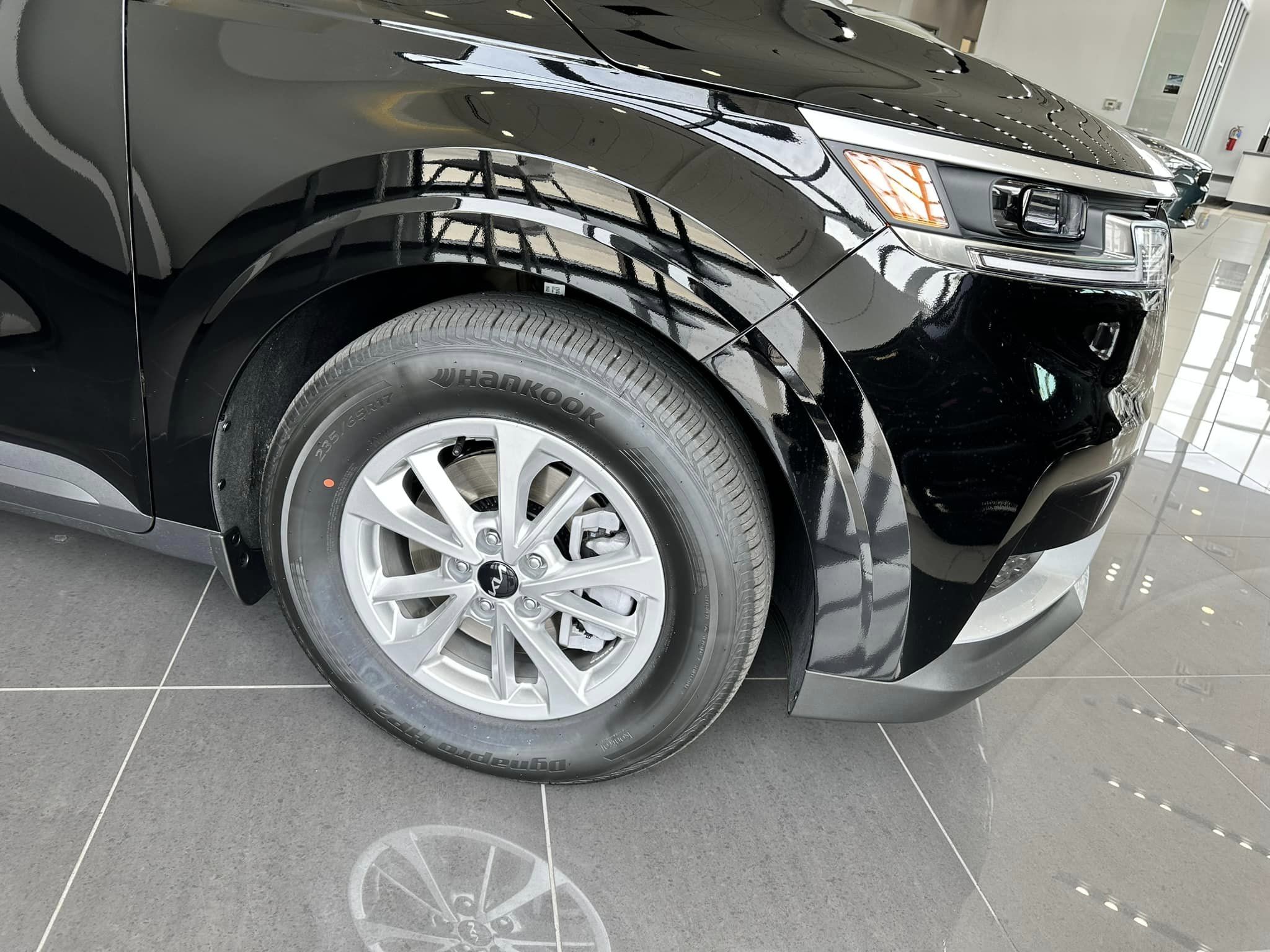 2024 Kia Carnival -  Aurora Black Pearl - LX Seat Package - 