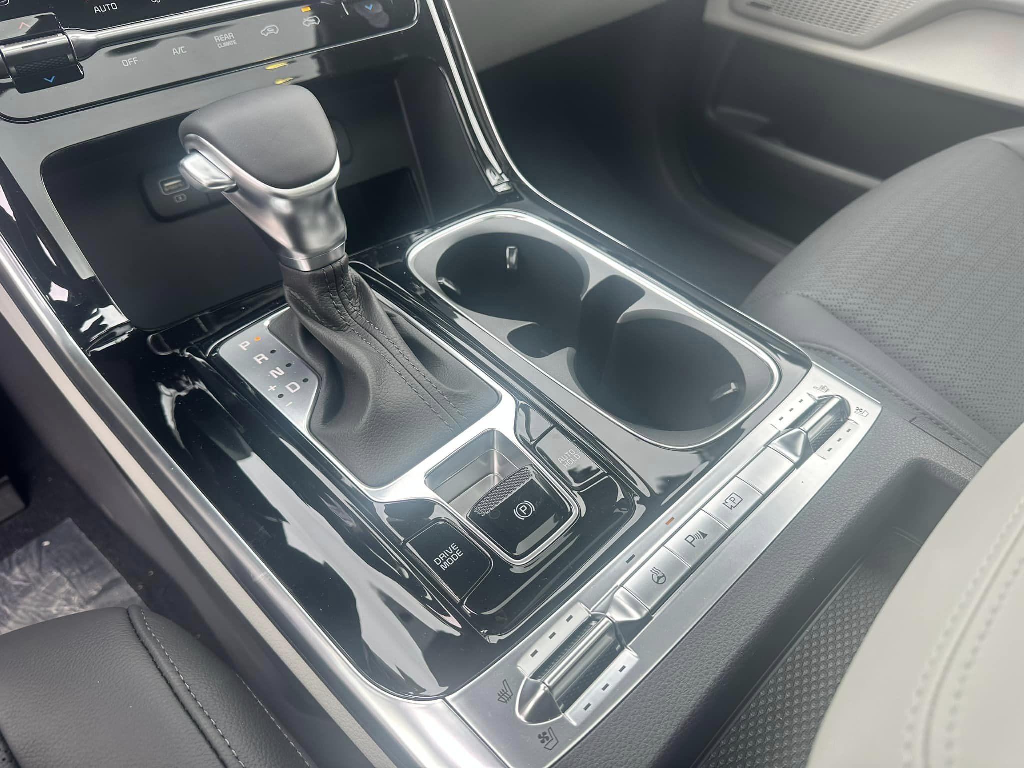 2024 Kia Carnival - Flare Red - SX Prestige - 