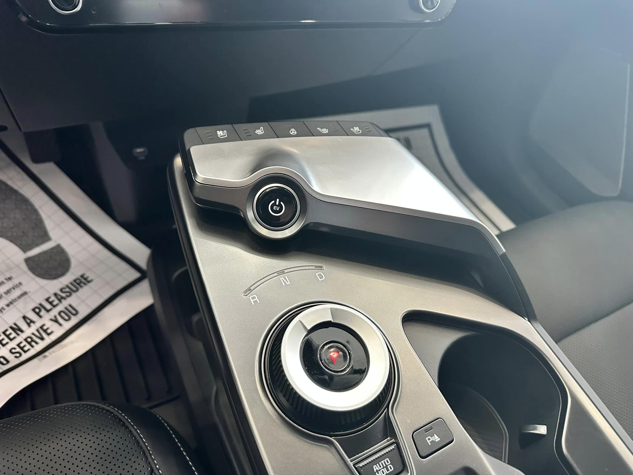 2023 Kia EV6 - Glacier - Wind Trim - Center Console