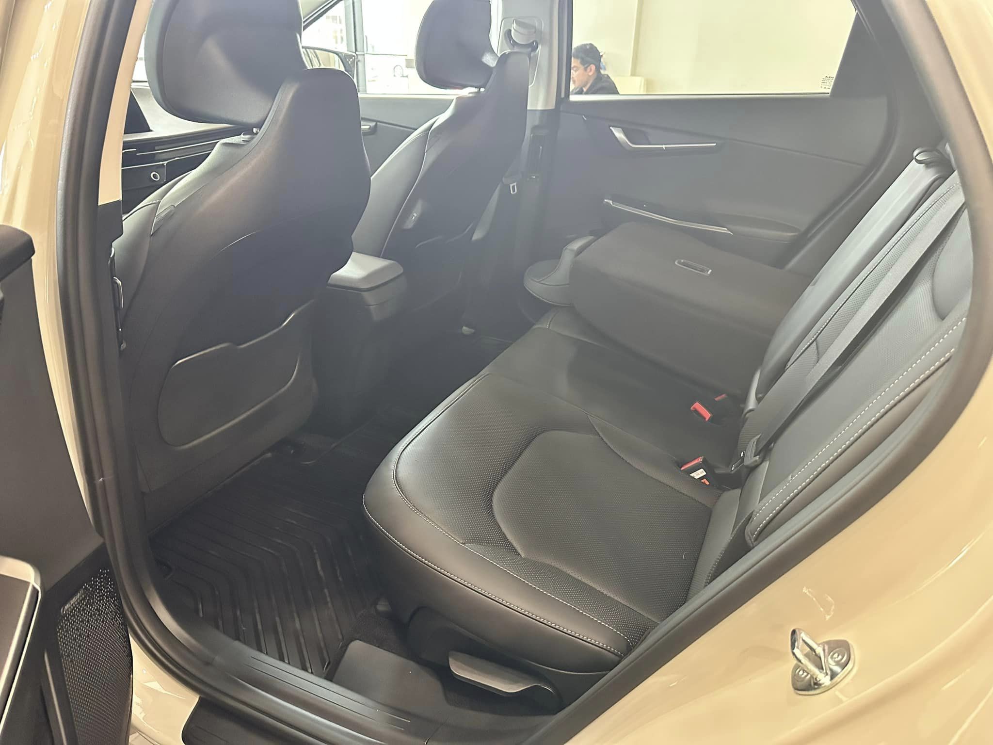 2023 Kia EV6 - Glacier - Wind Trim - Passenger Compartment