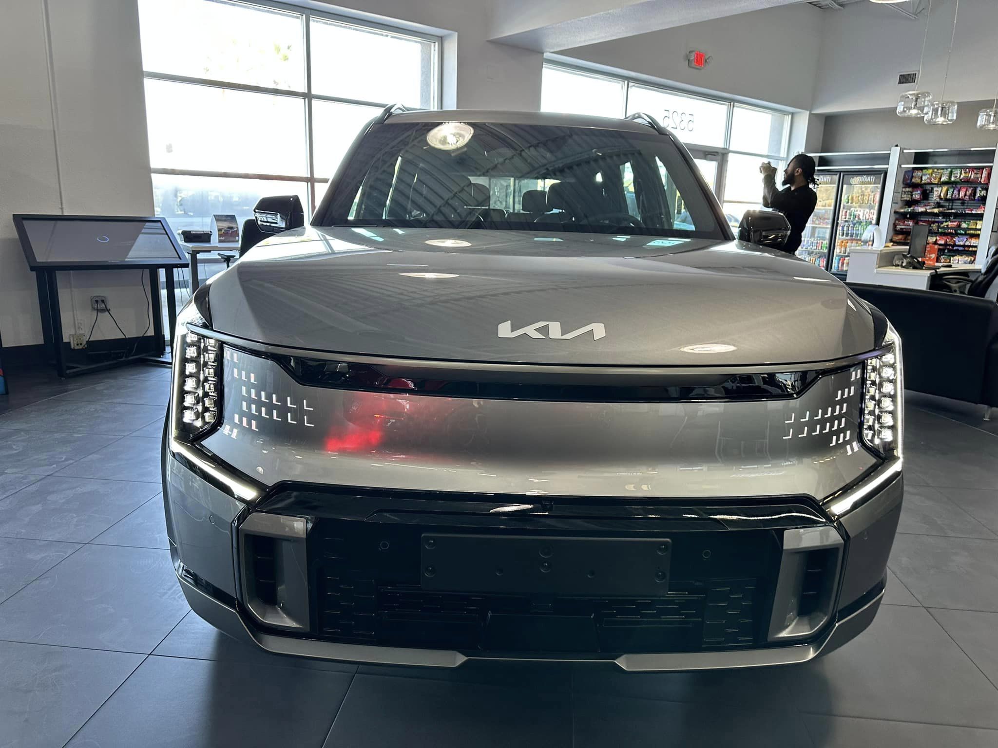 2024 Kia EV9 - Gravity Gray/Black Interior - GT-Line Preview Trim - 