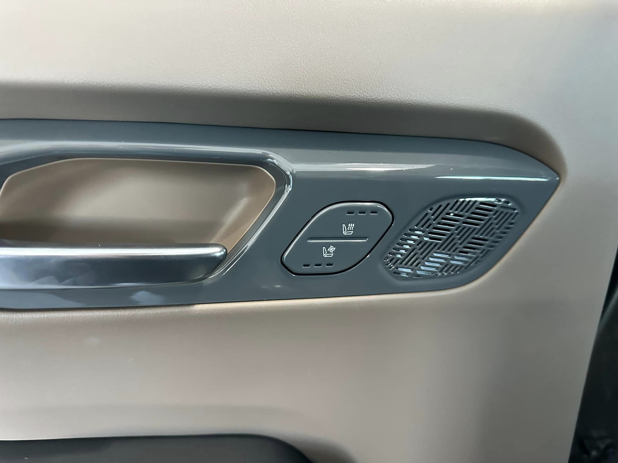 2024 Kia EV9 - Gravity Gray/Black Interior - GT-Line Preview Trim - 