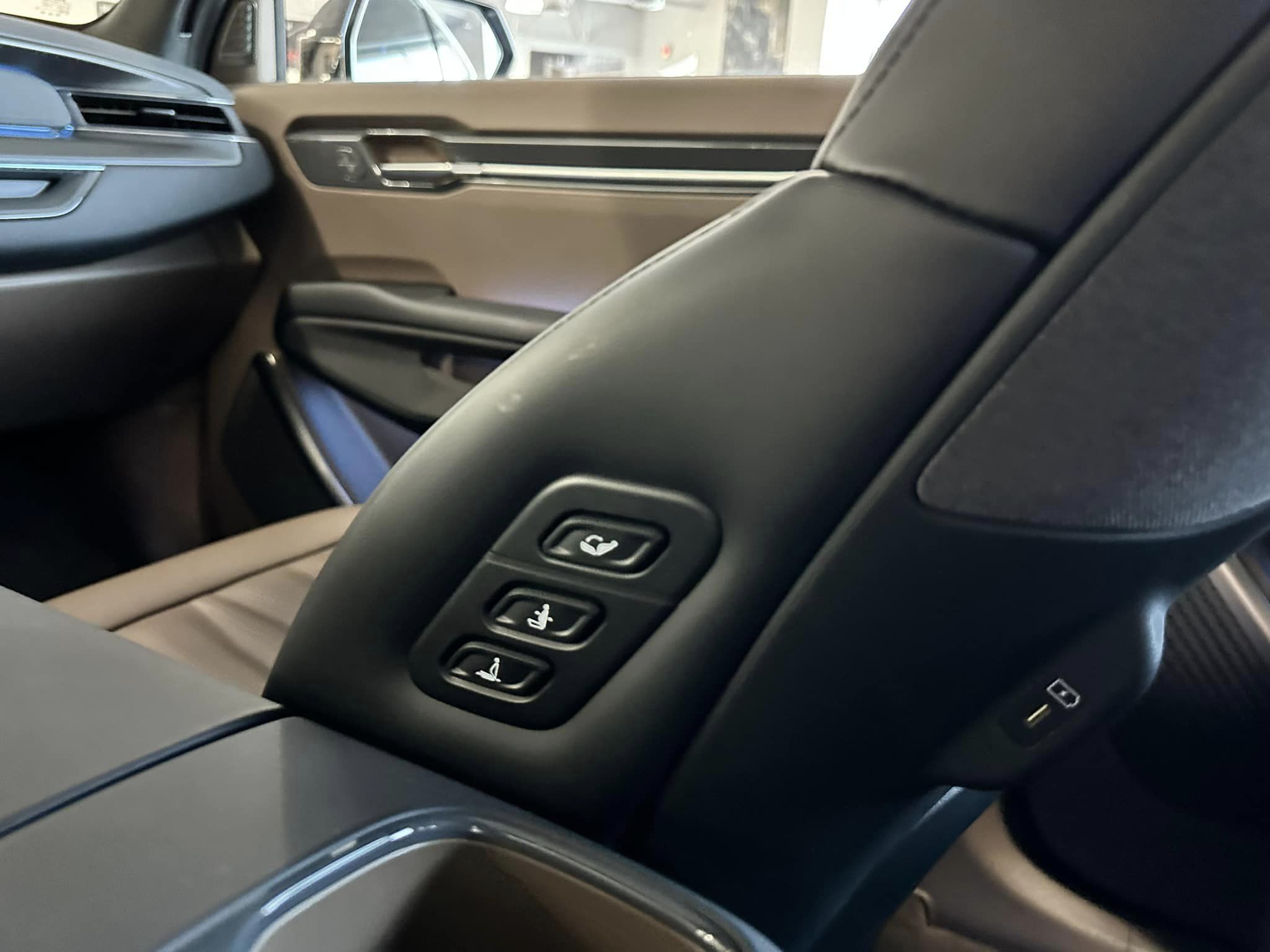 2024 Kia EV9 - Gravity Gray/Black Interior - GT-Line Preview Trim - 