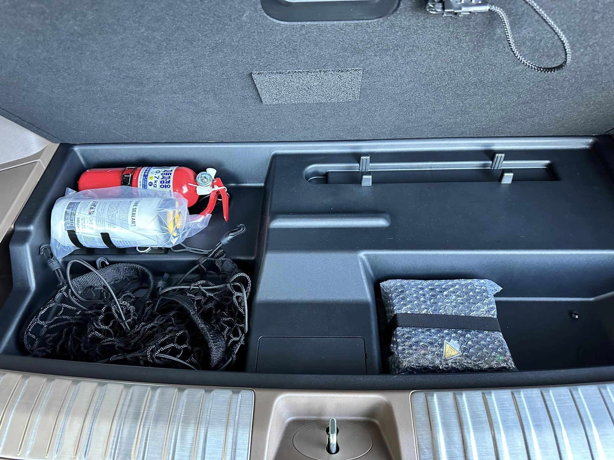 2024 Kia EV9 - Gravity Gray/Black Interior - GT-Line Preview Trim - 