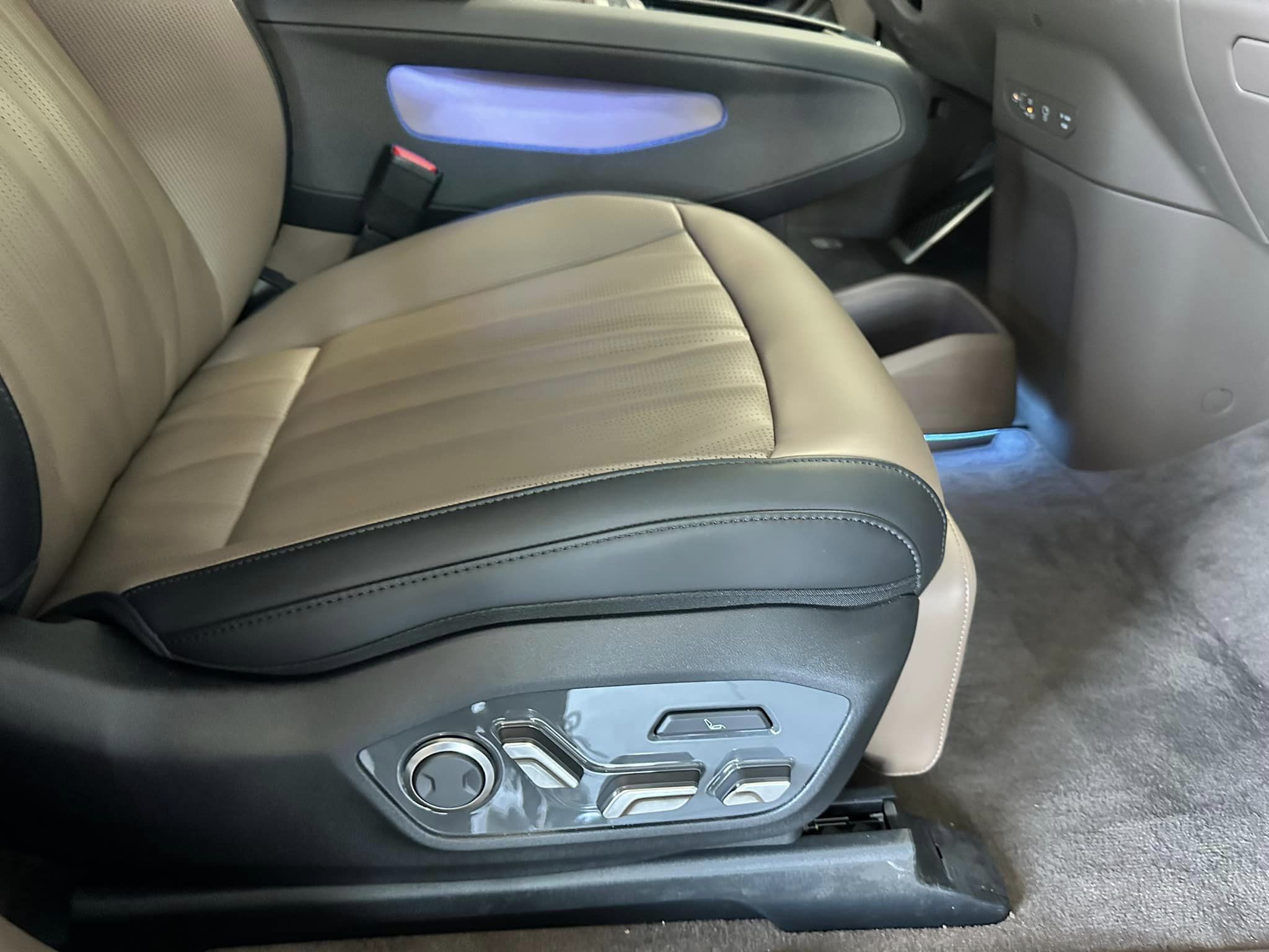 2024 Kia EV9 - Gravity Gray/Black Interior - GT-Line Preview Trim - 