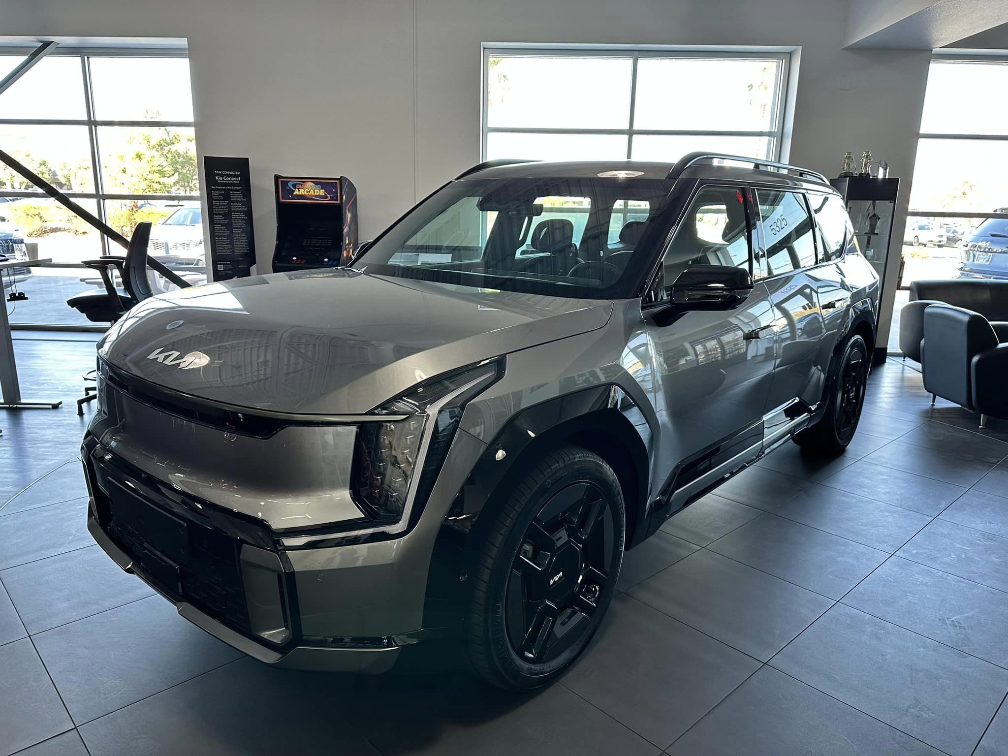 2024 Kia EV9 - Gravity Gray/Black Interior - GT-Line Preview Trim - 