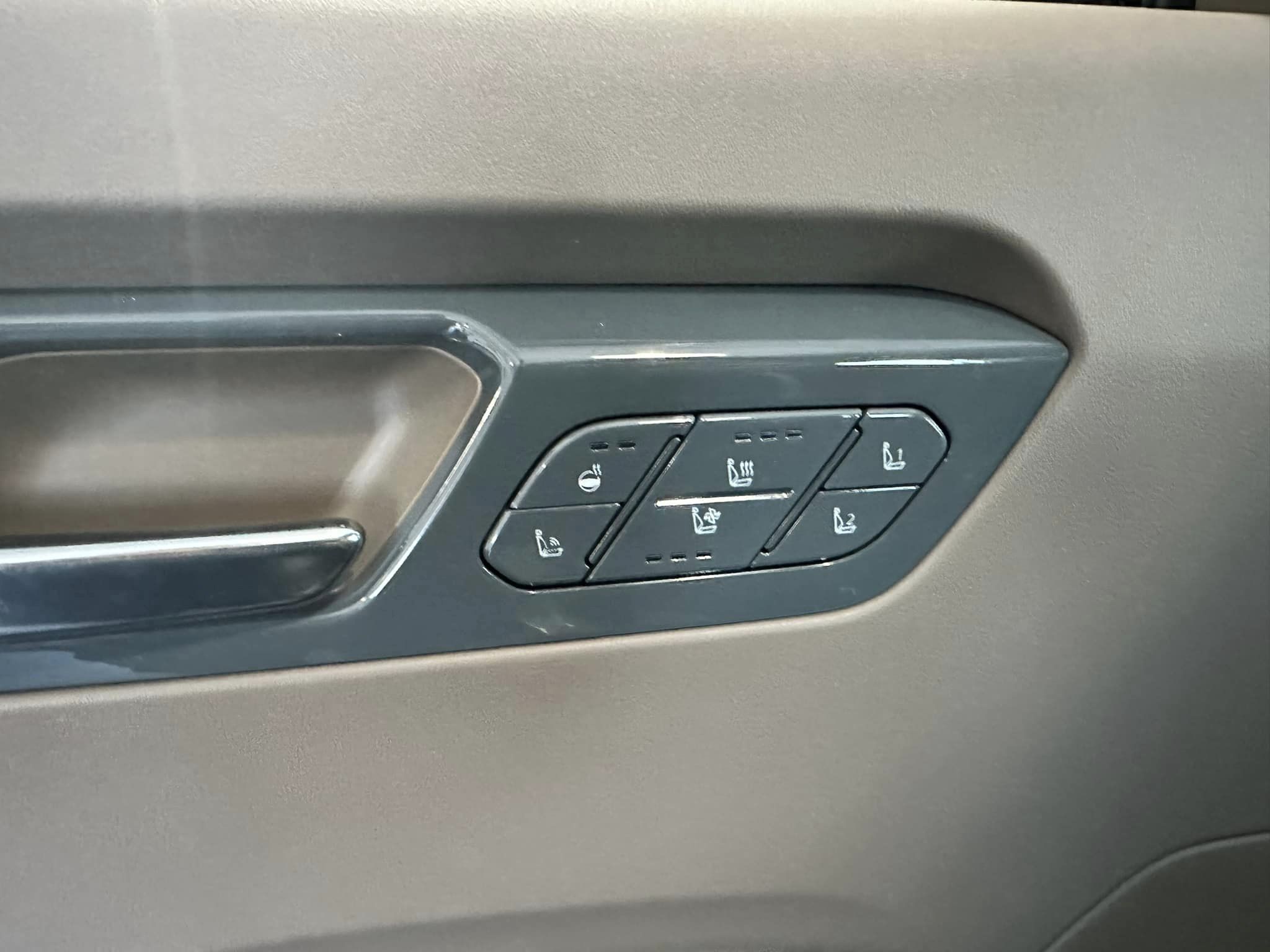 2024 Kia EV9 - Gravity Gray/Black Interior - GT-Line Preview Trim - 