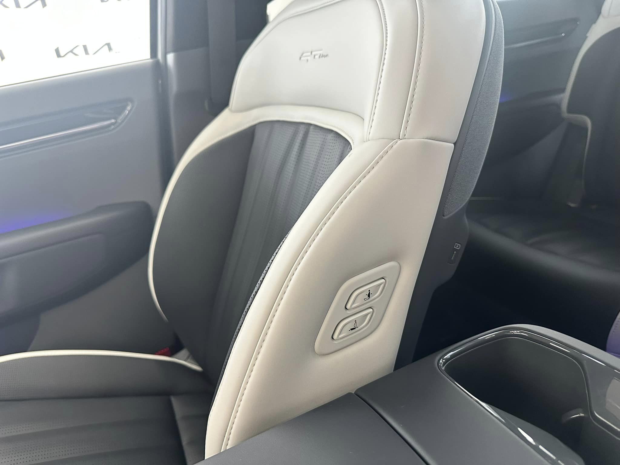 2024 Kia EV9 - Ivory Silver/Gray Interior - GT-Line Trim - 