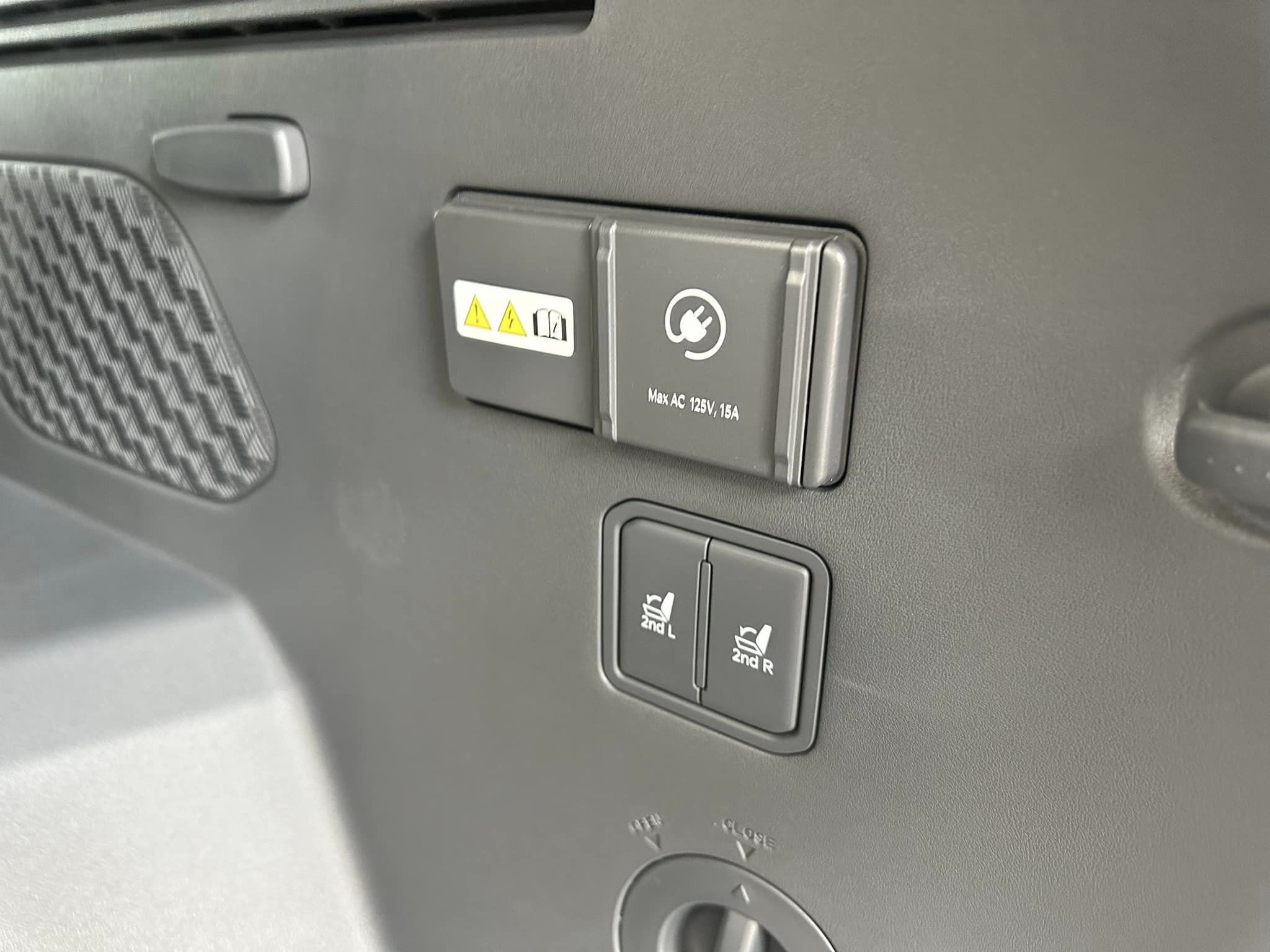2024 Kia EV9 - Ivory Silver/Gray Interior - GT-Line Trim - 