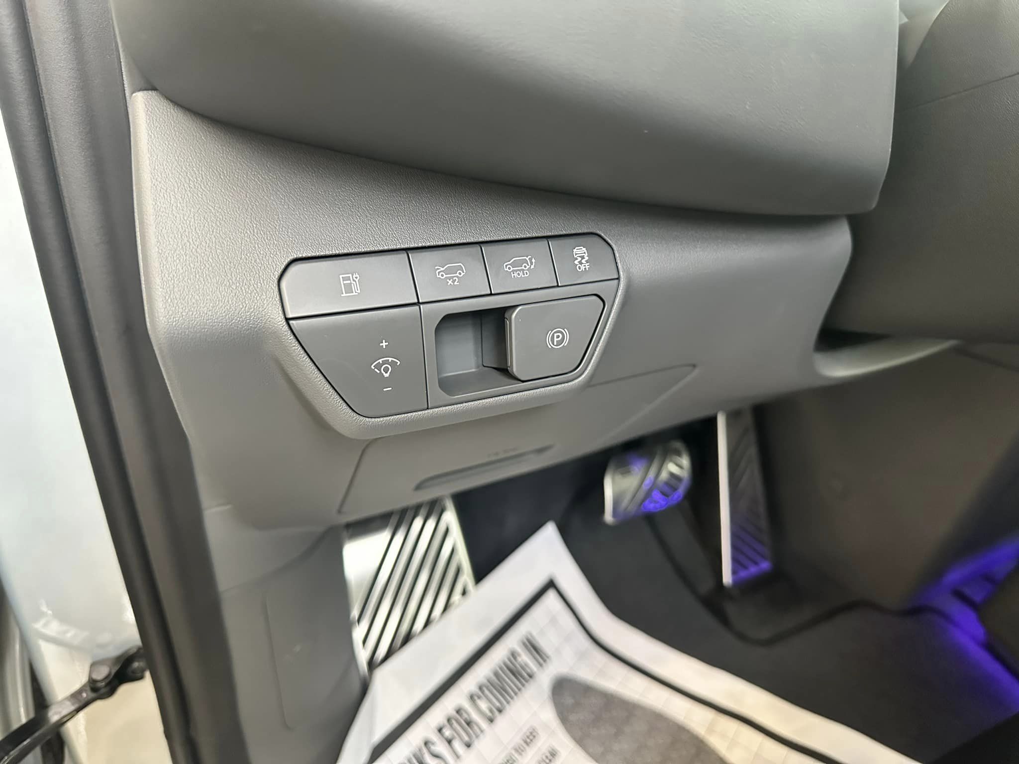 2024 Kia EV9 - Ivory Silver/Gray Interior - GT-Line Trim - 