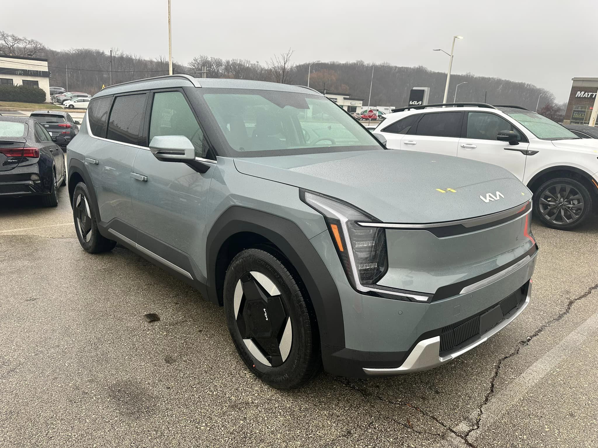 2024 Kia EV9 - Ice Green/Light Gray Interior - Wave AWD Trim - 