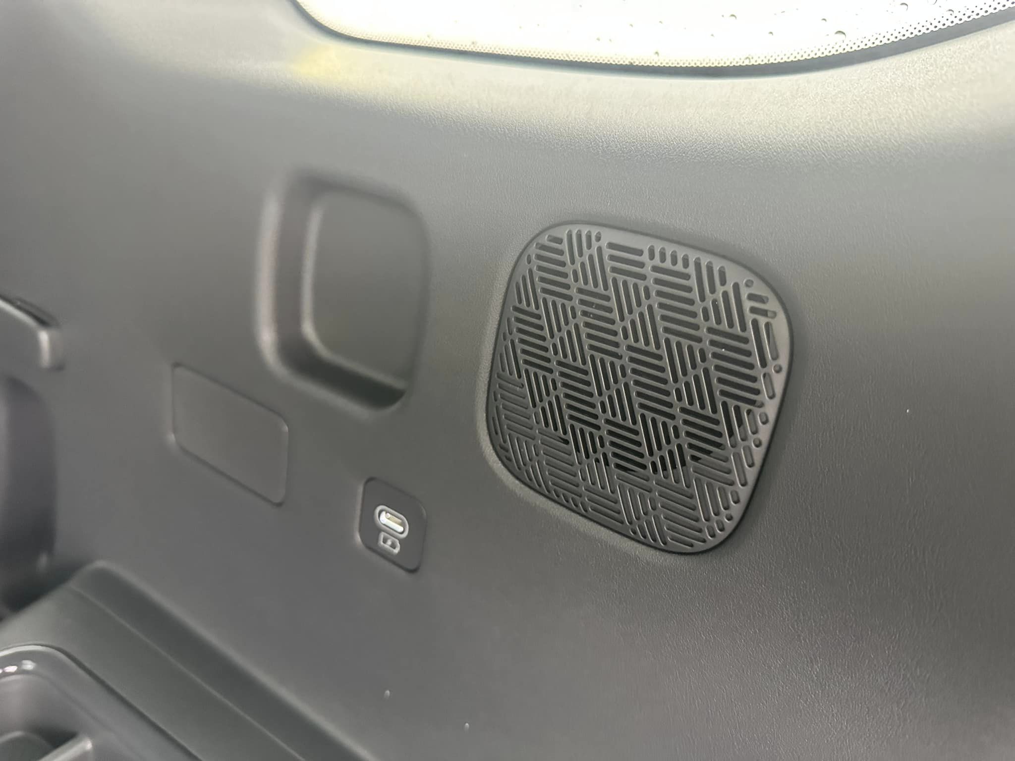 2024 Kia EV9 - Ice Green/Light Gray Interior - Wave AWD Trim - 