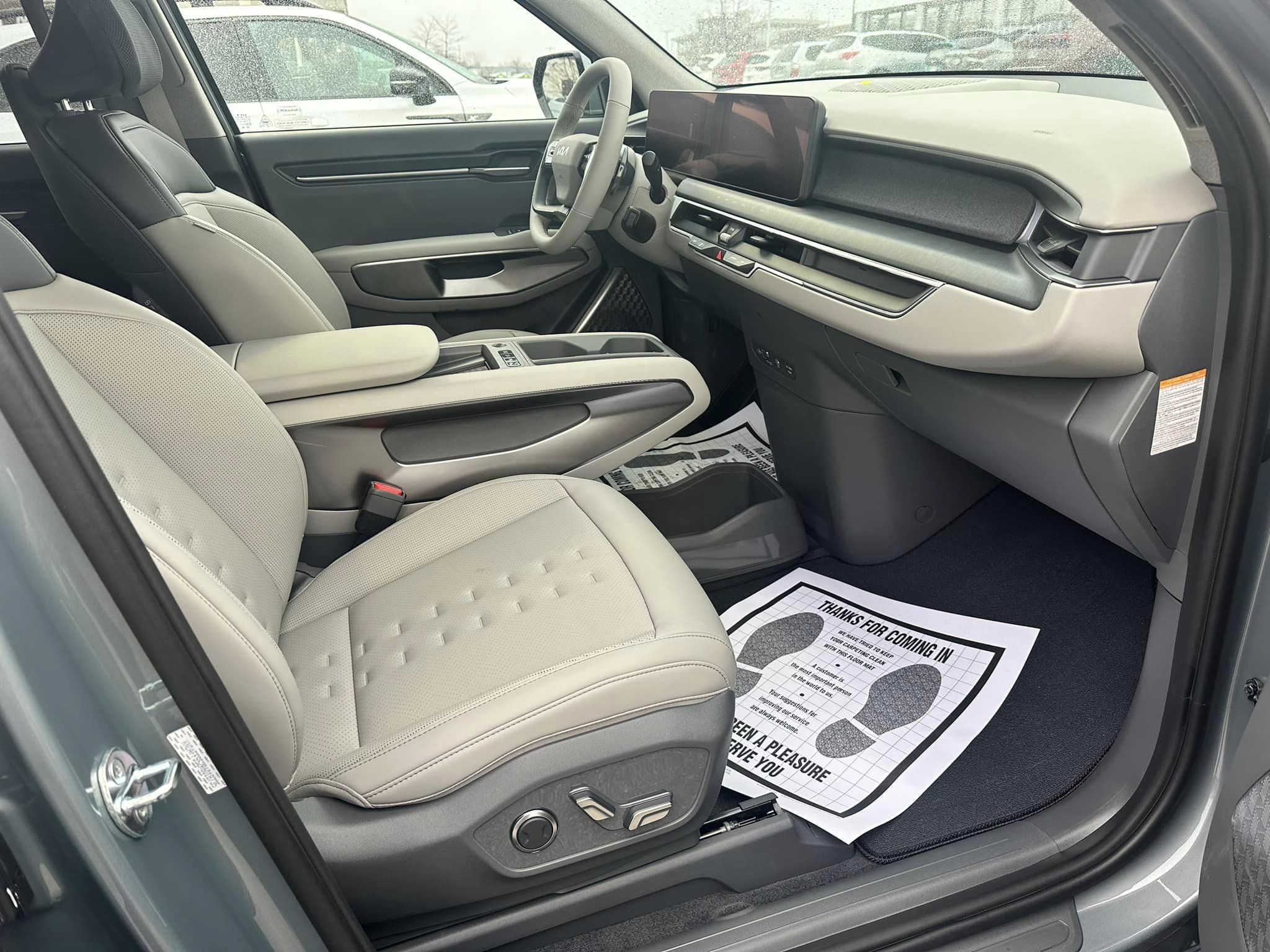 2024 Kia EV9 - Ice Green/Light Gray Interior - Wave AWD Trim - 