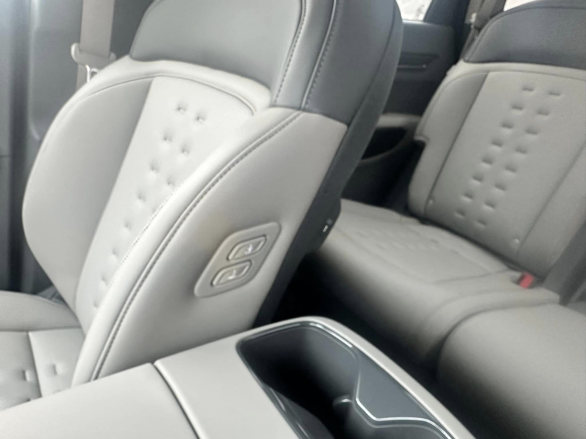 2024 Kia EV9 - Ice Green/Light Gray Interior - Wave AWD Trim - 