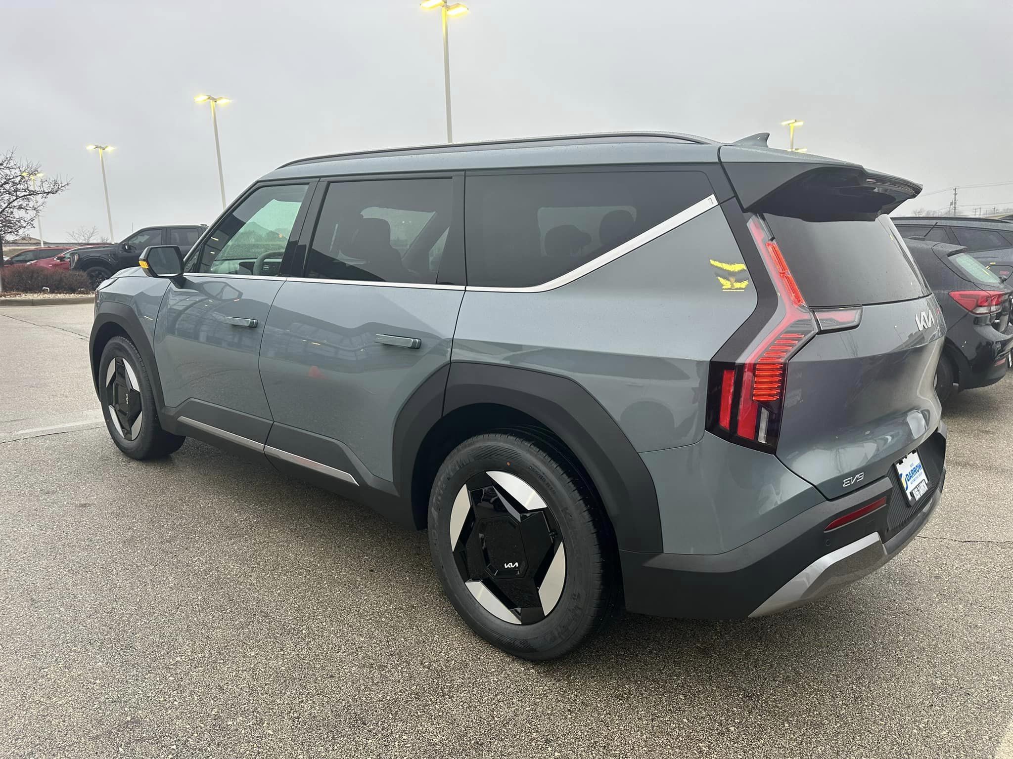 2024 Kia EV9 - Ice Green/Light Gray Interior - Wave AWD Trim - 