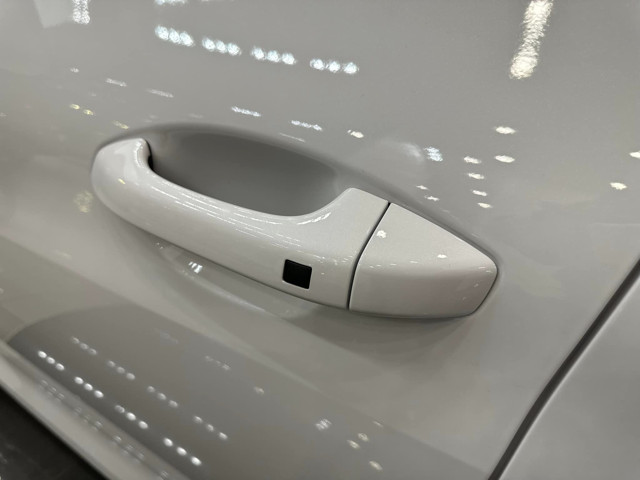 2023 Kia K5 - Glacial White Pearl - Door Handles