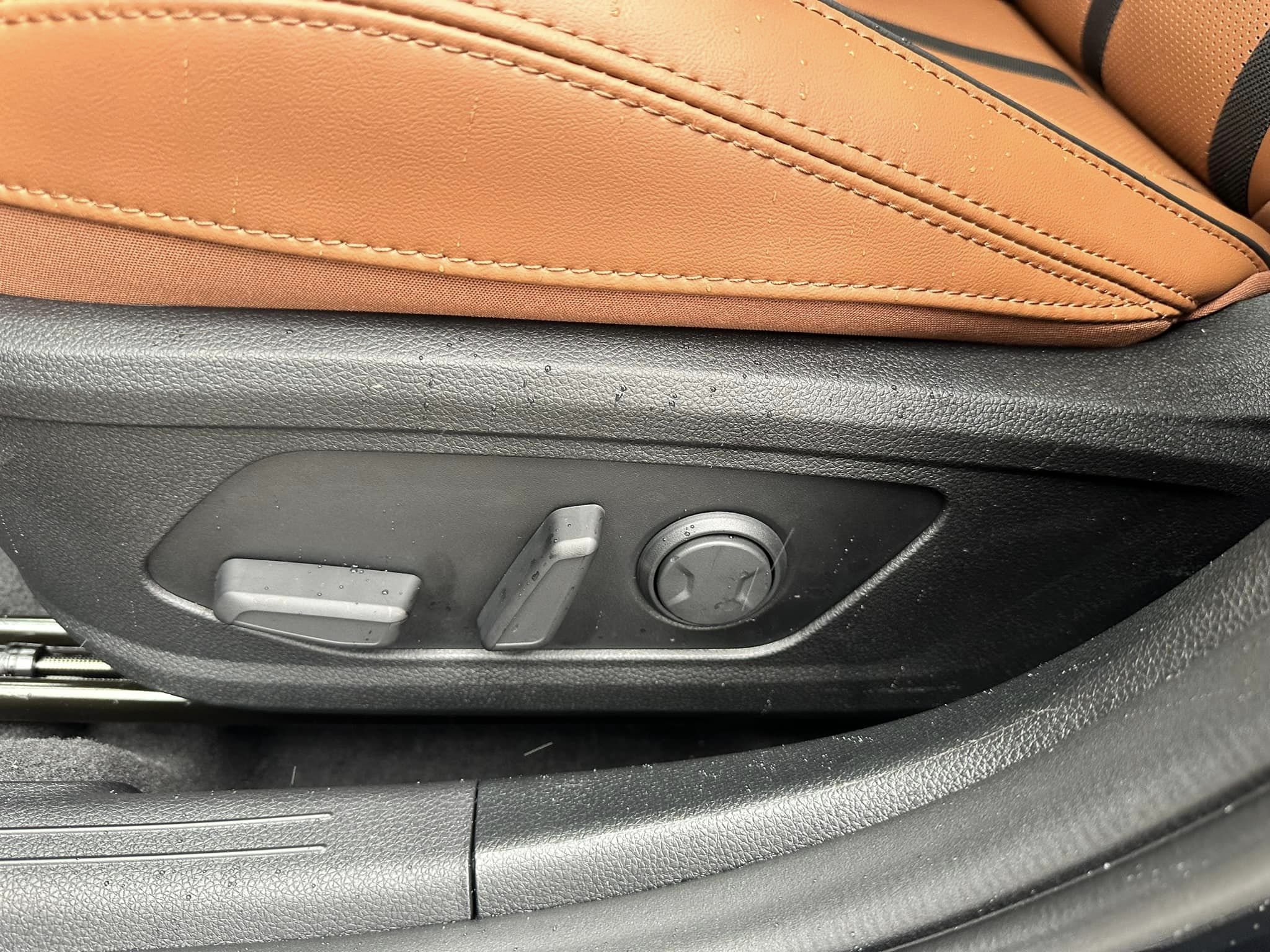 2024 Kia K5 - Ebony Black GT FWD - Driver's Seat Controls