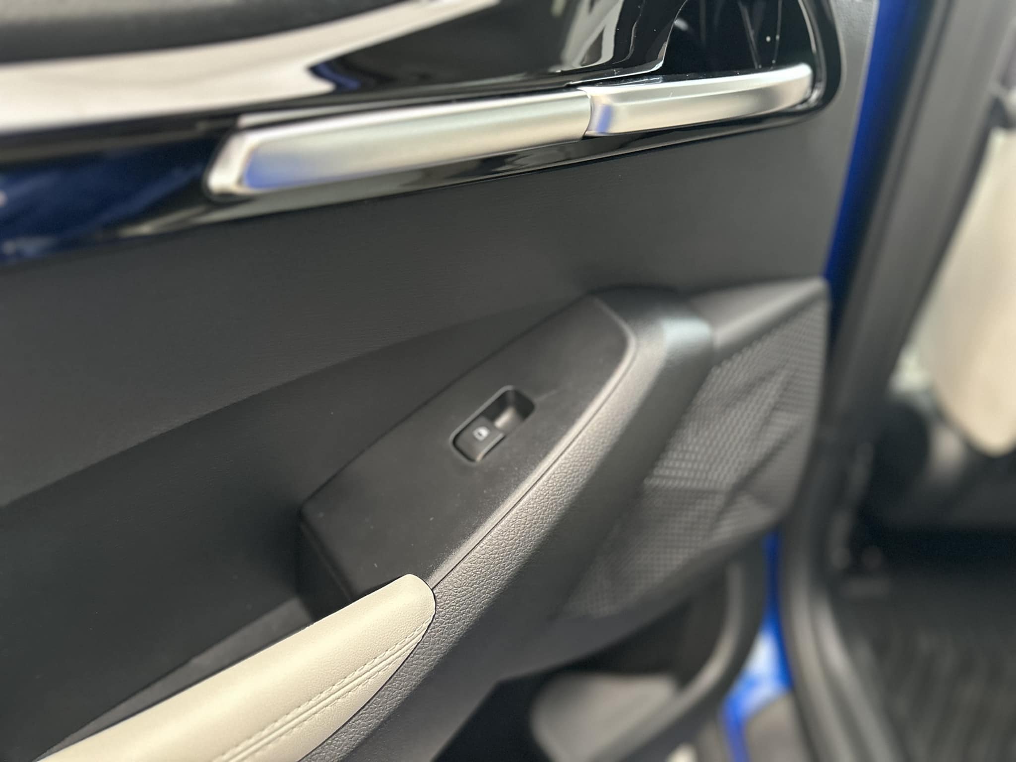 2023 Kia Seltos - Neptune Blue - EX Trim - Passenger's Door