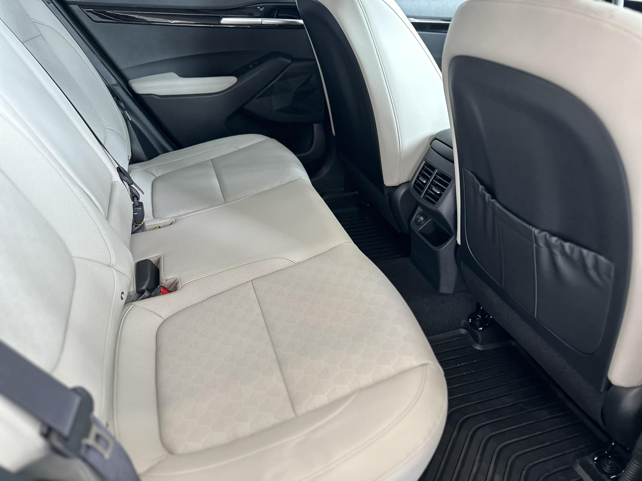 2023 Kia Seltos - Neptune Blue - EX Trim - 2nd Row View