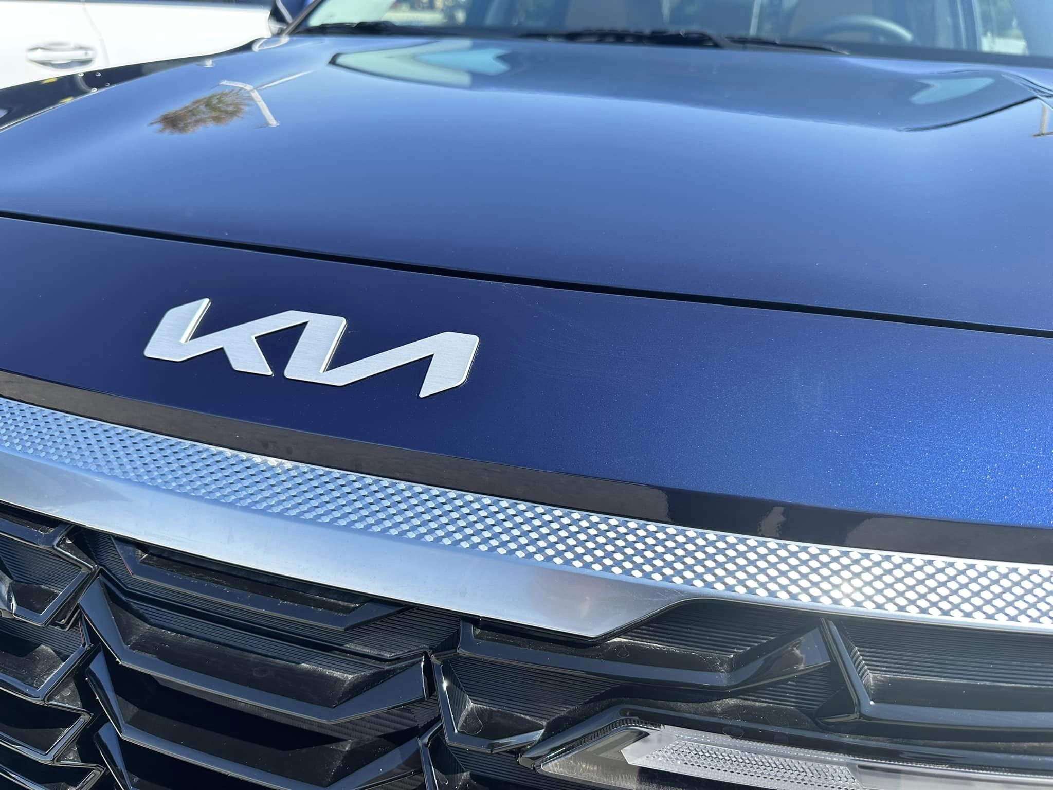 2024 Kia Seltos - Dark Ocean Blue/Gentle Brown - EX Trim - Front Grill View