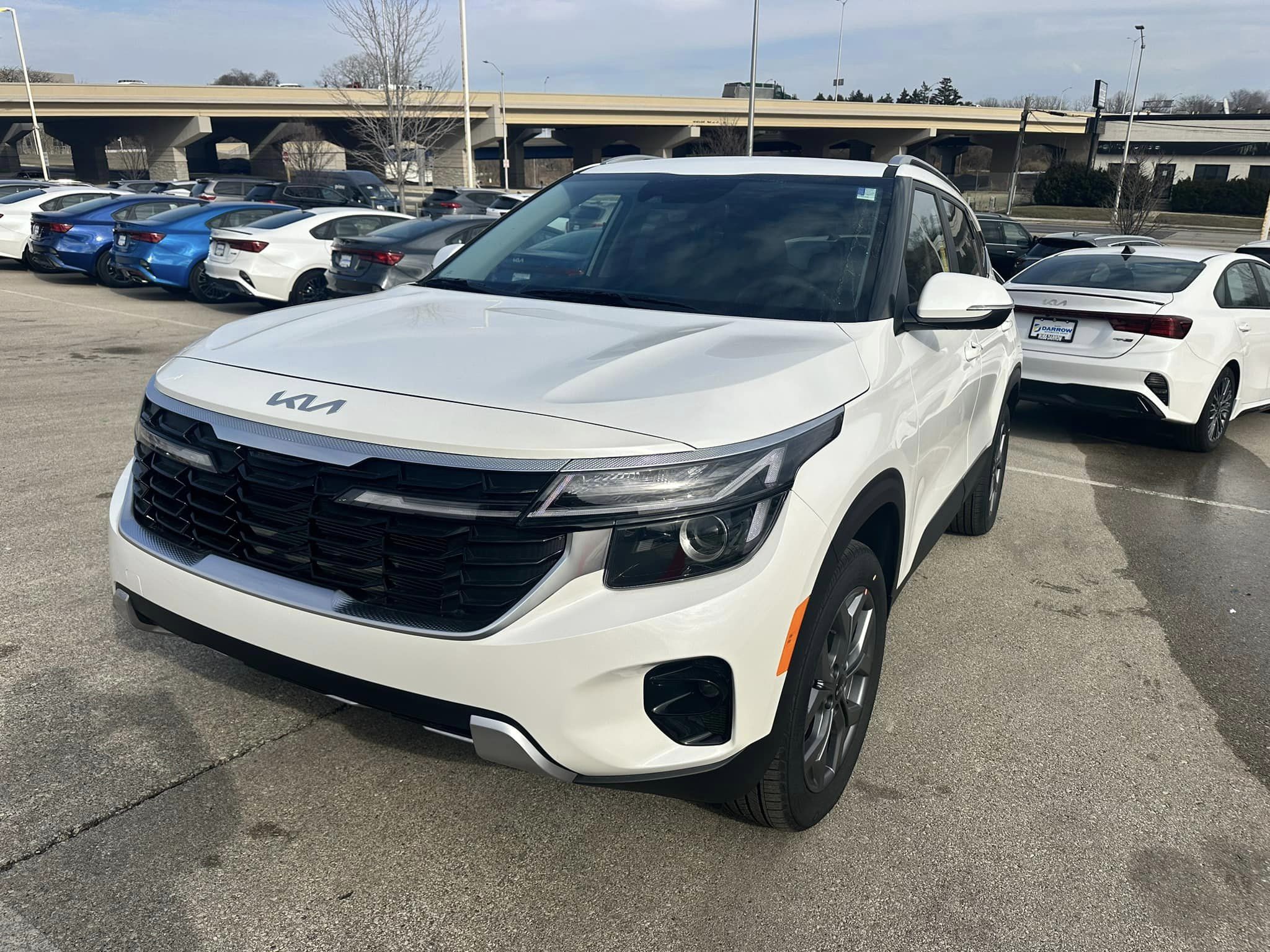 2024 Kia Seltos - Snow White Pearl - S Trim - 