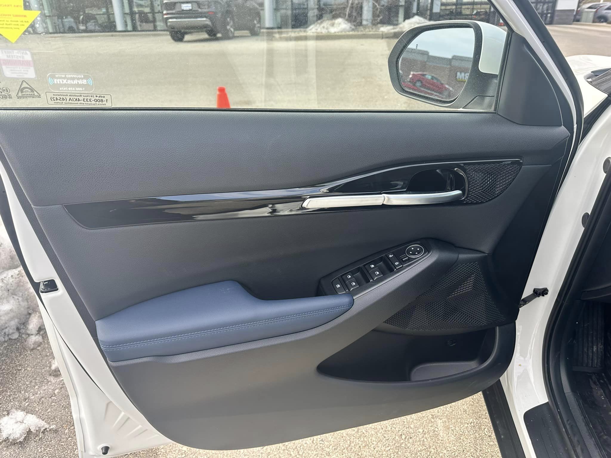 2024 Kia Seltos - Snow White Pearl - S Trim - 