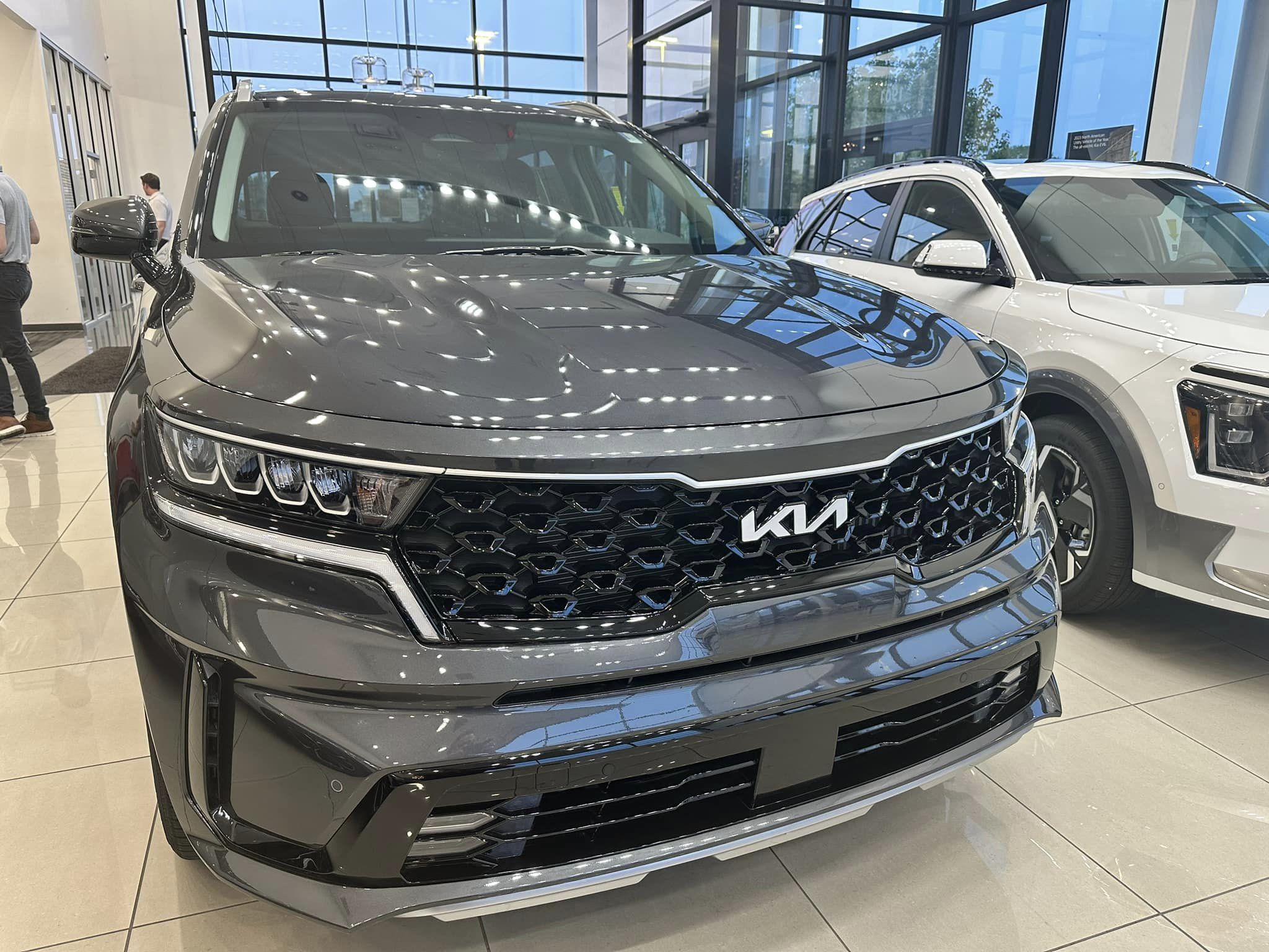 2023 Kia Sportage - Platinum Graphite - HEV Hybrid EX AWD Trim - Front View