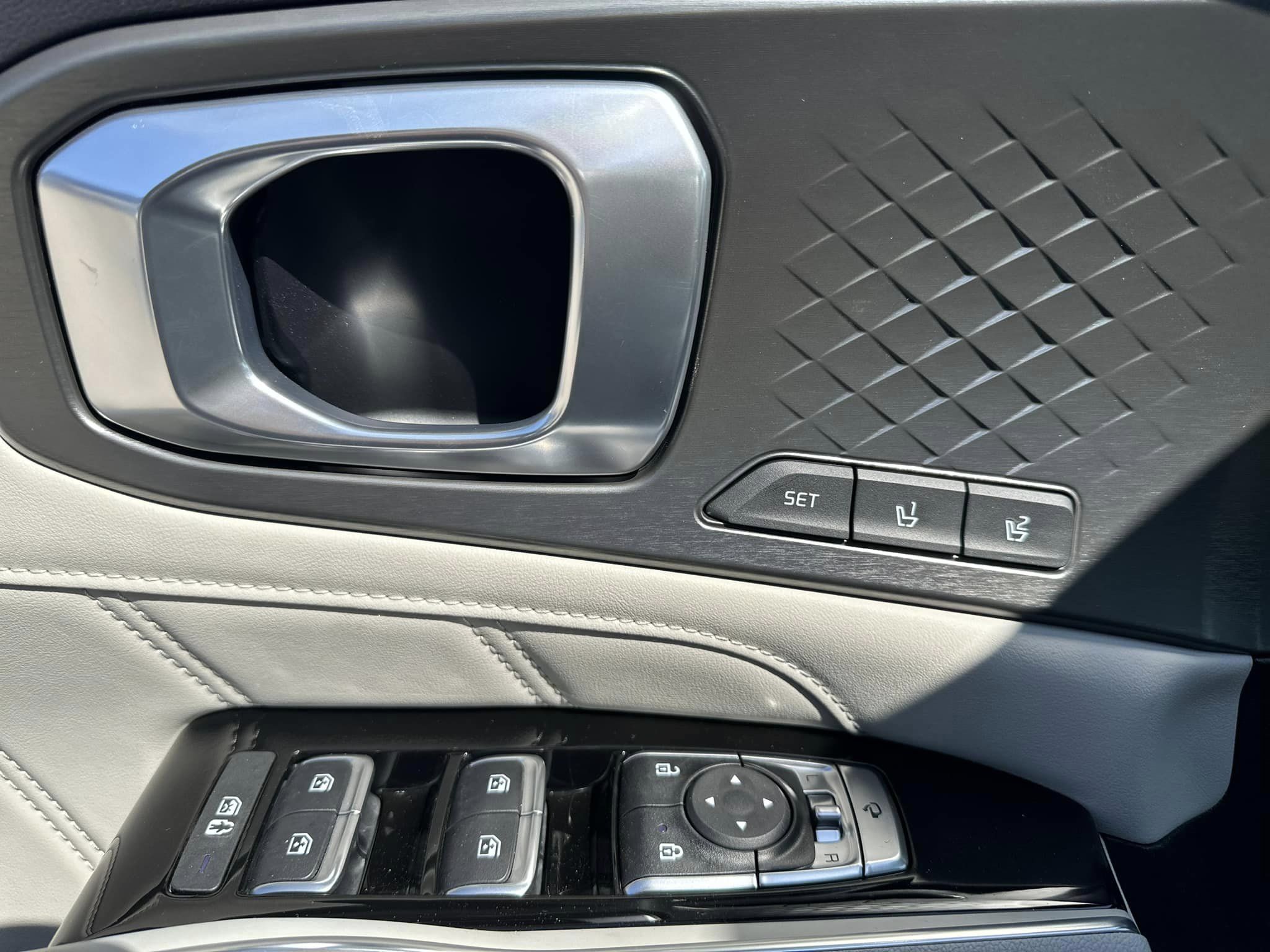 2023 Kia Sportage - Gravity Blue - HEV Hybrid SX Prestige Trim - Driver Door Muliple Driver Settings