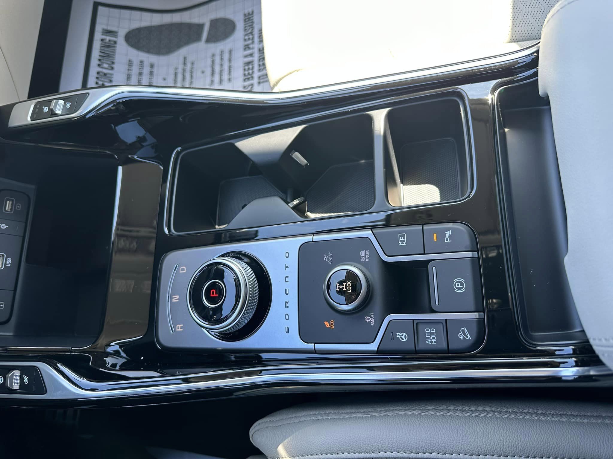 2023 Kia Sportage - Gravity Blue - HEV Hybrid SX Prestige Trim - Center Console