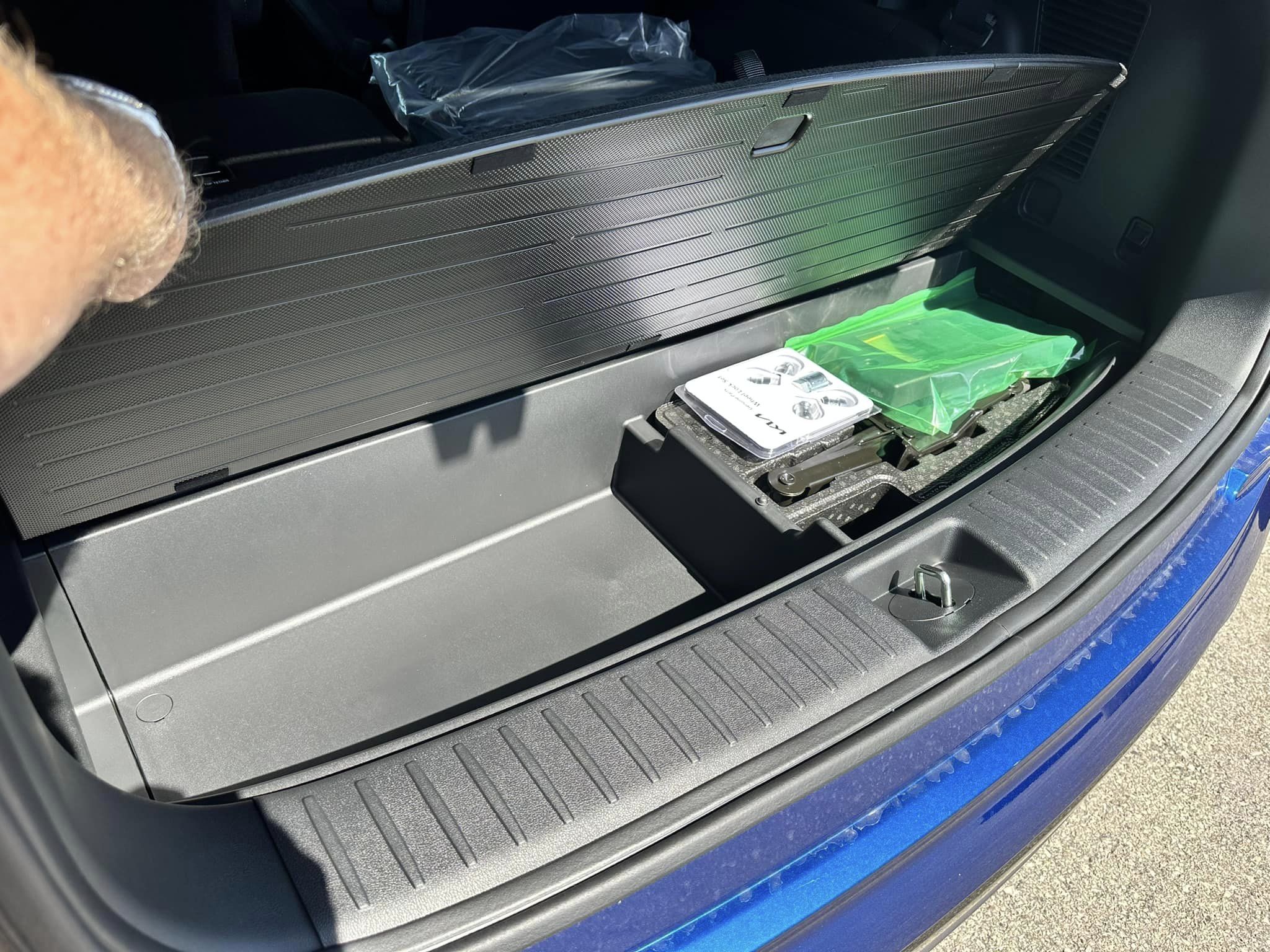 2023 Kia Sportage - Sapphire Blue - SX AWD Trim - Rear Storage