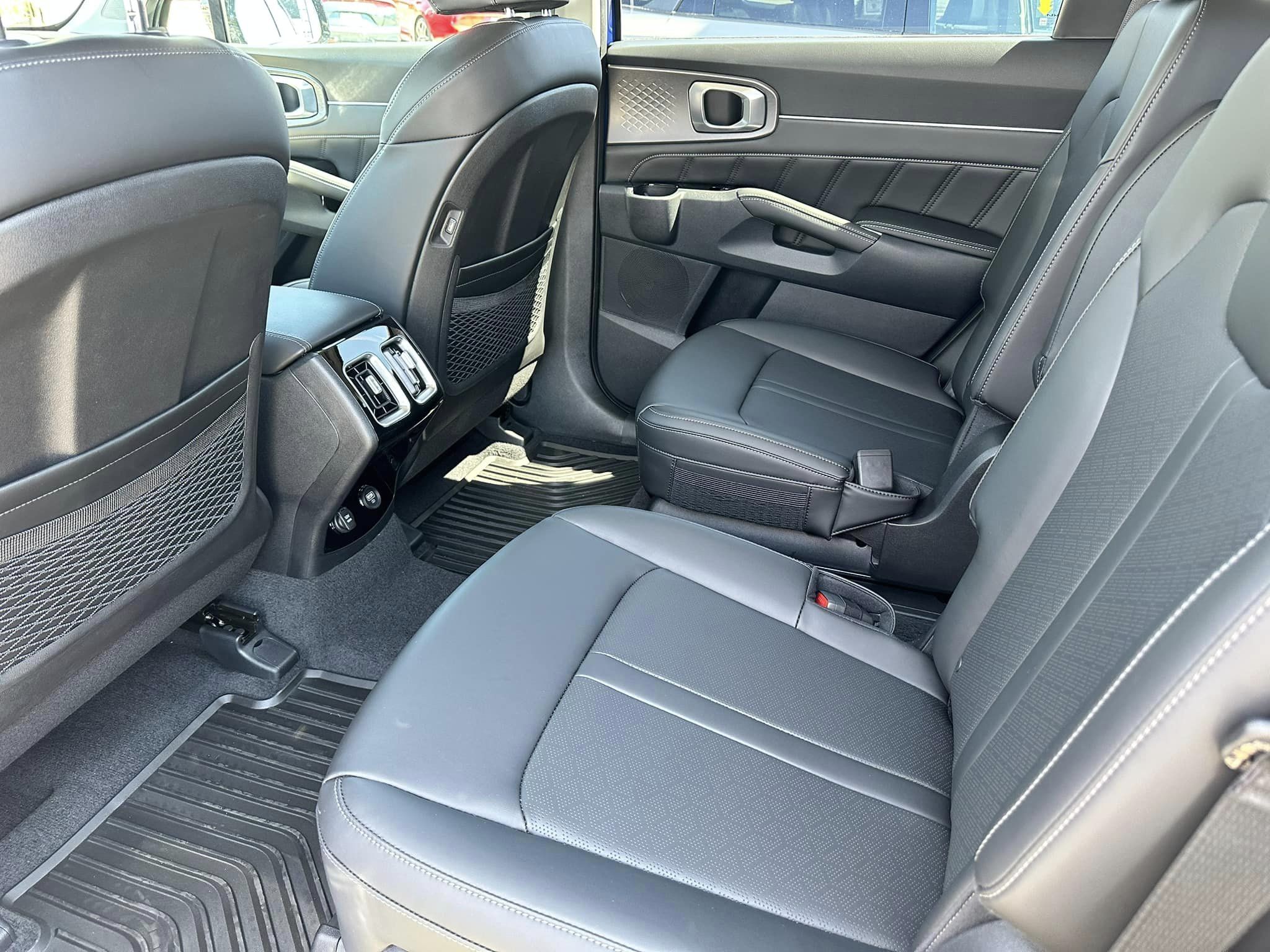 2023 Kia Sportage - Sapphire Blue - SX AWD Trim - 2nd Row View