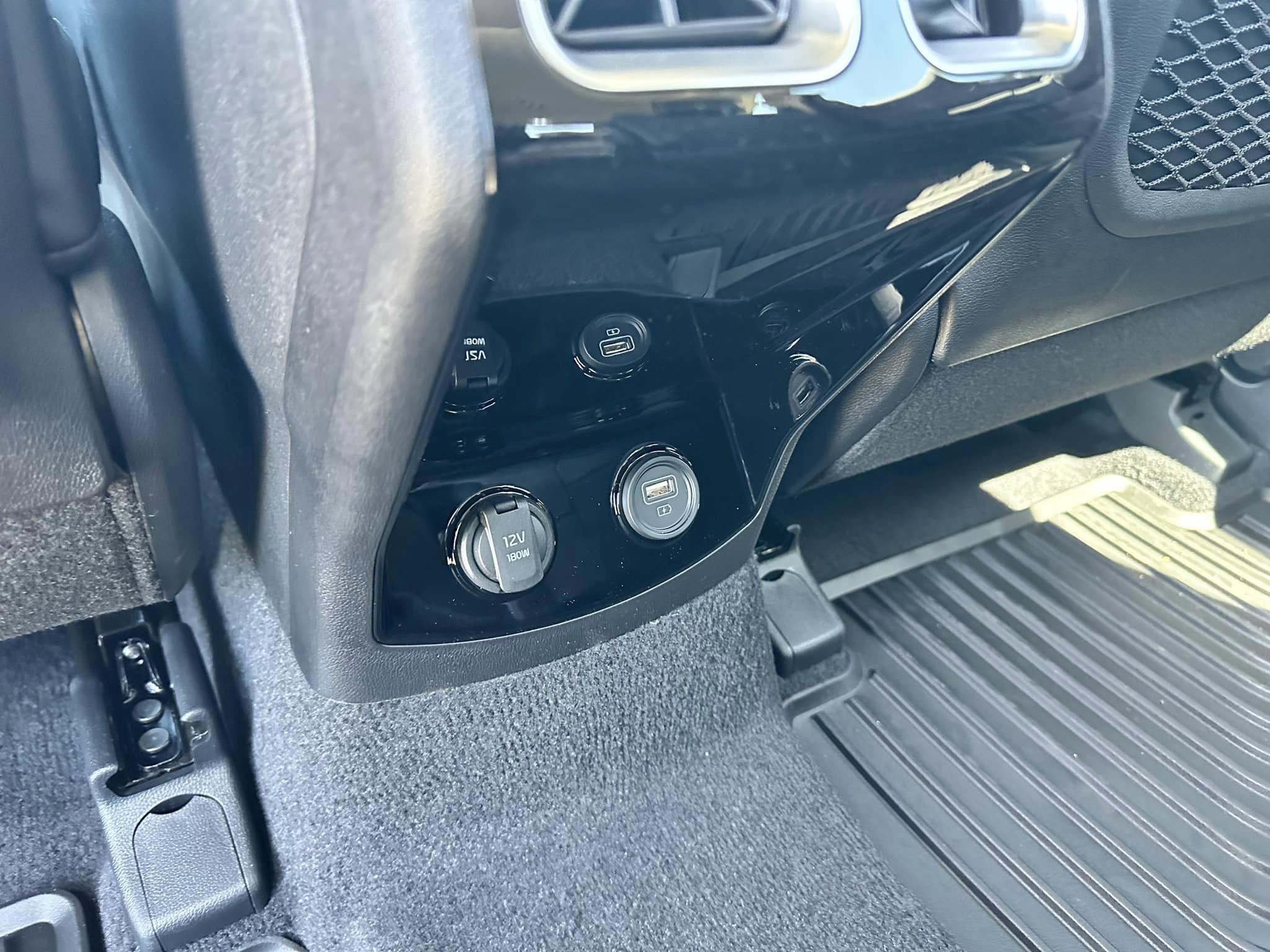 2023 Kia Sportage - Sapphire Blue - SX AWD Trim - Passenger Center Console