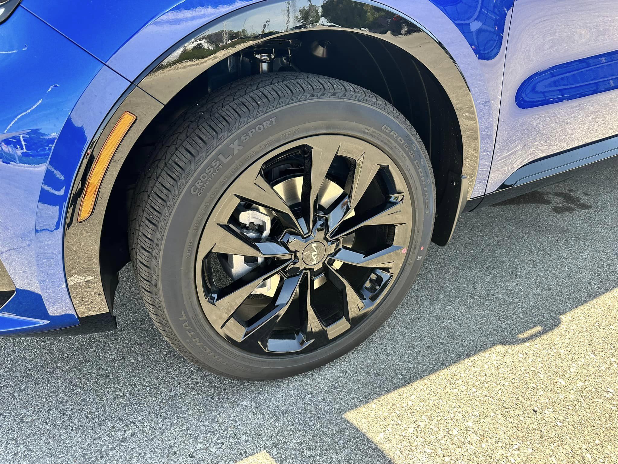 2023 Kia Sportage - Sapphire Blue - SX AWD Trim - Rims