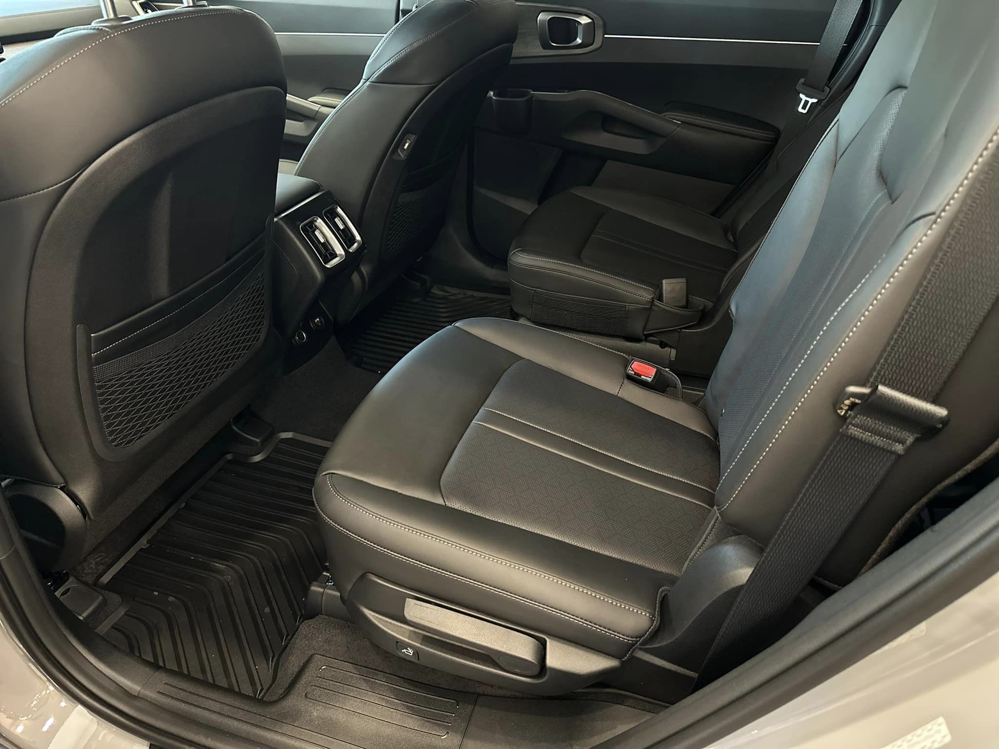 2023 Kia Sportage - Wolf Gray - X-Line EX Trim - 2nd Row Captain's Chairs